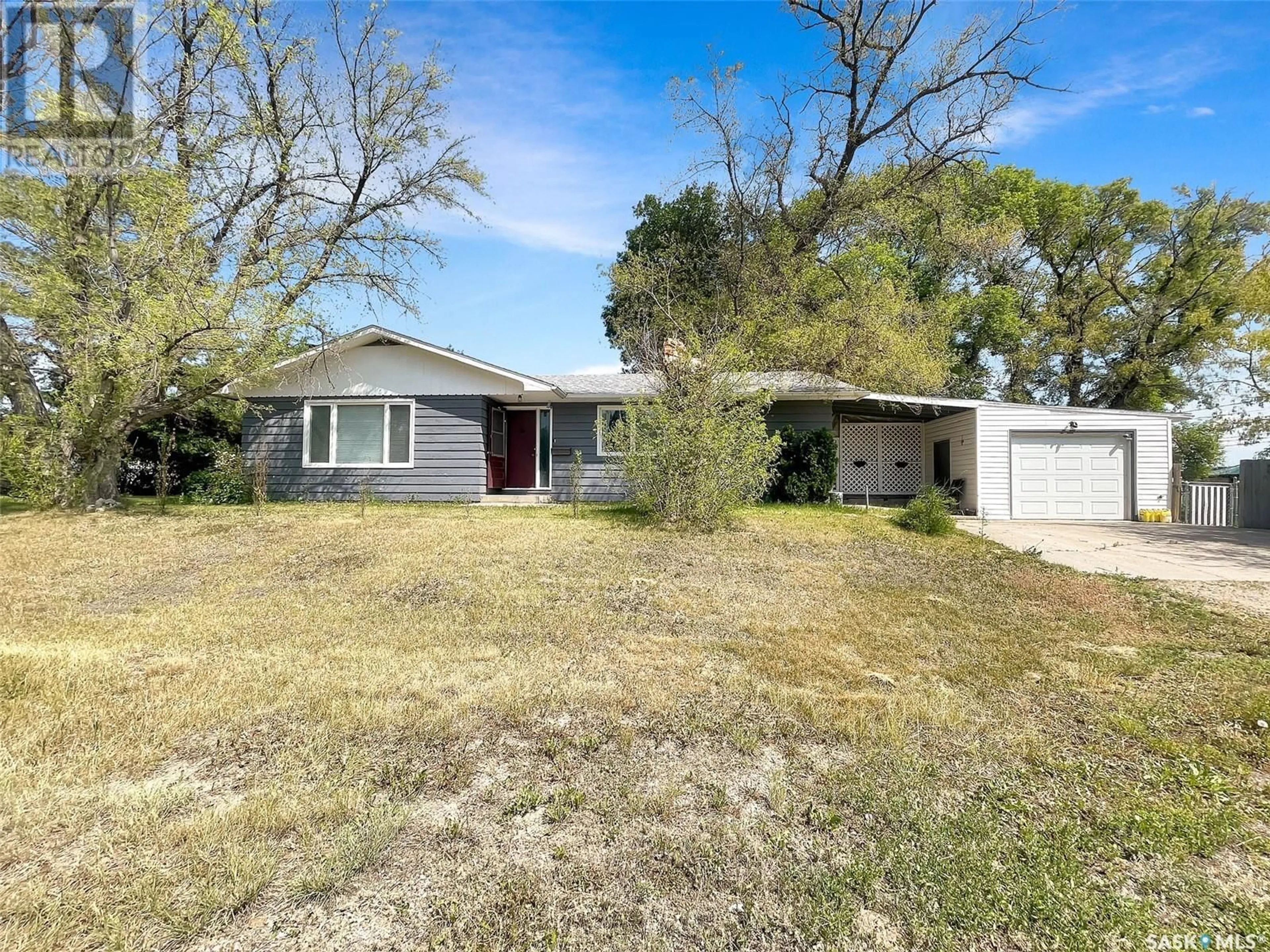 Frontside or backside of a home for 1110 Chaplin STREET E, Swift Current Saskatchewan S9H1J8