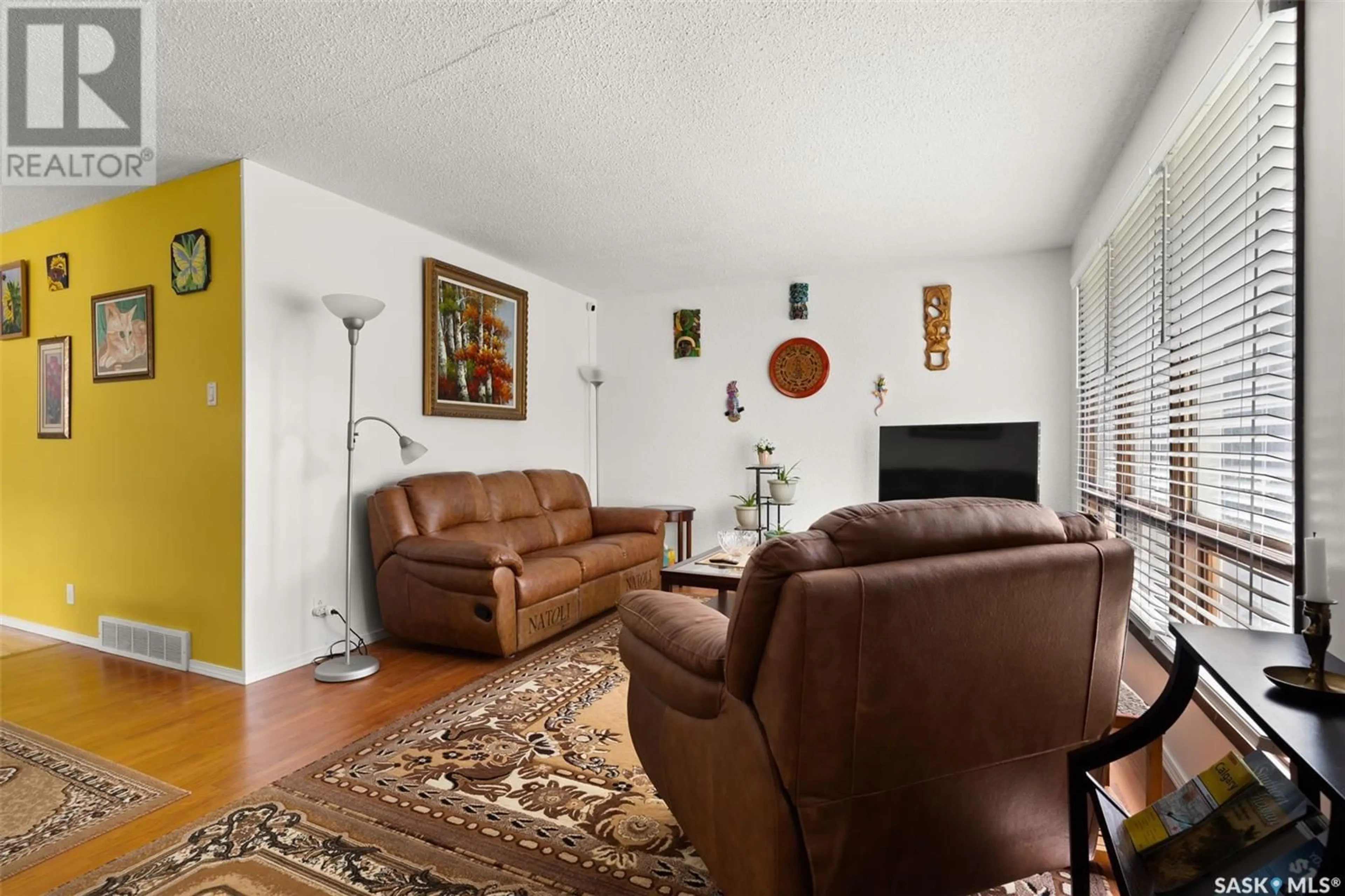 Living room with furniture, unknown for 911 Cameron STREET, Regina Saskatchewan S4T2S5