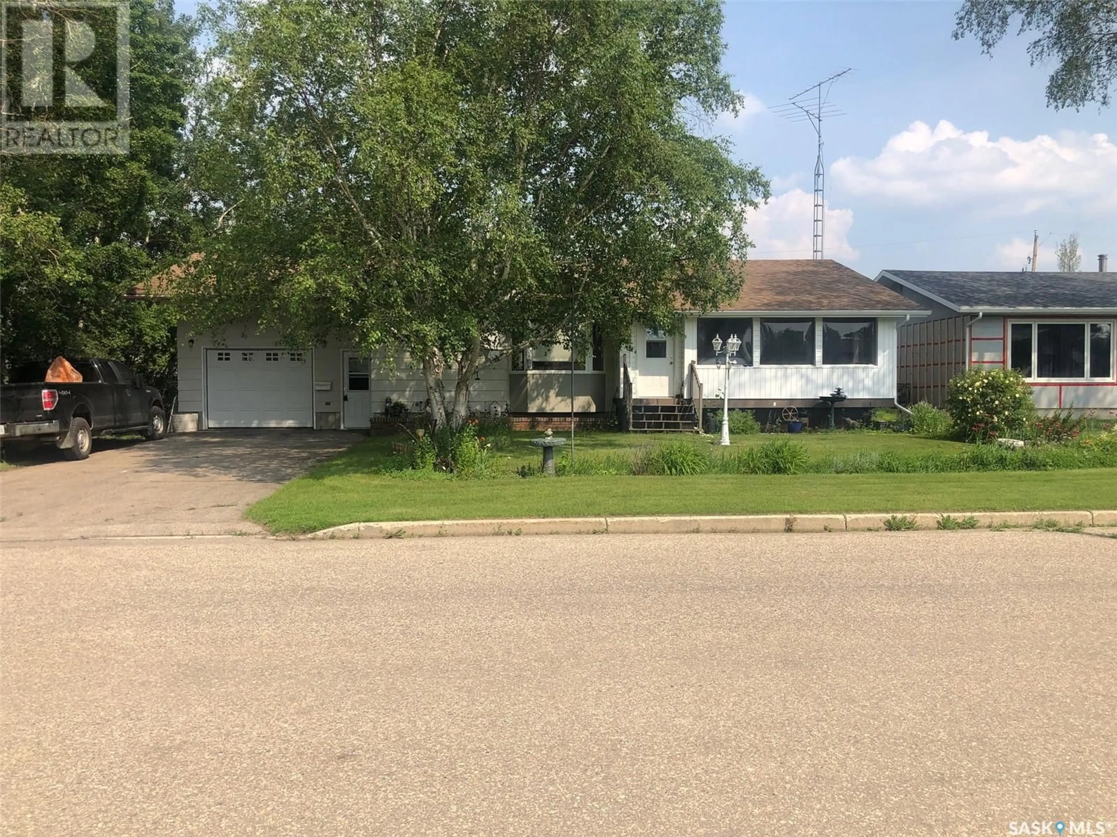 Frontside or backside of a home for 640 2nd STREET NE, Preeceville Saskatchewan S0A3B0