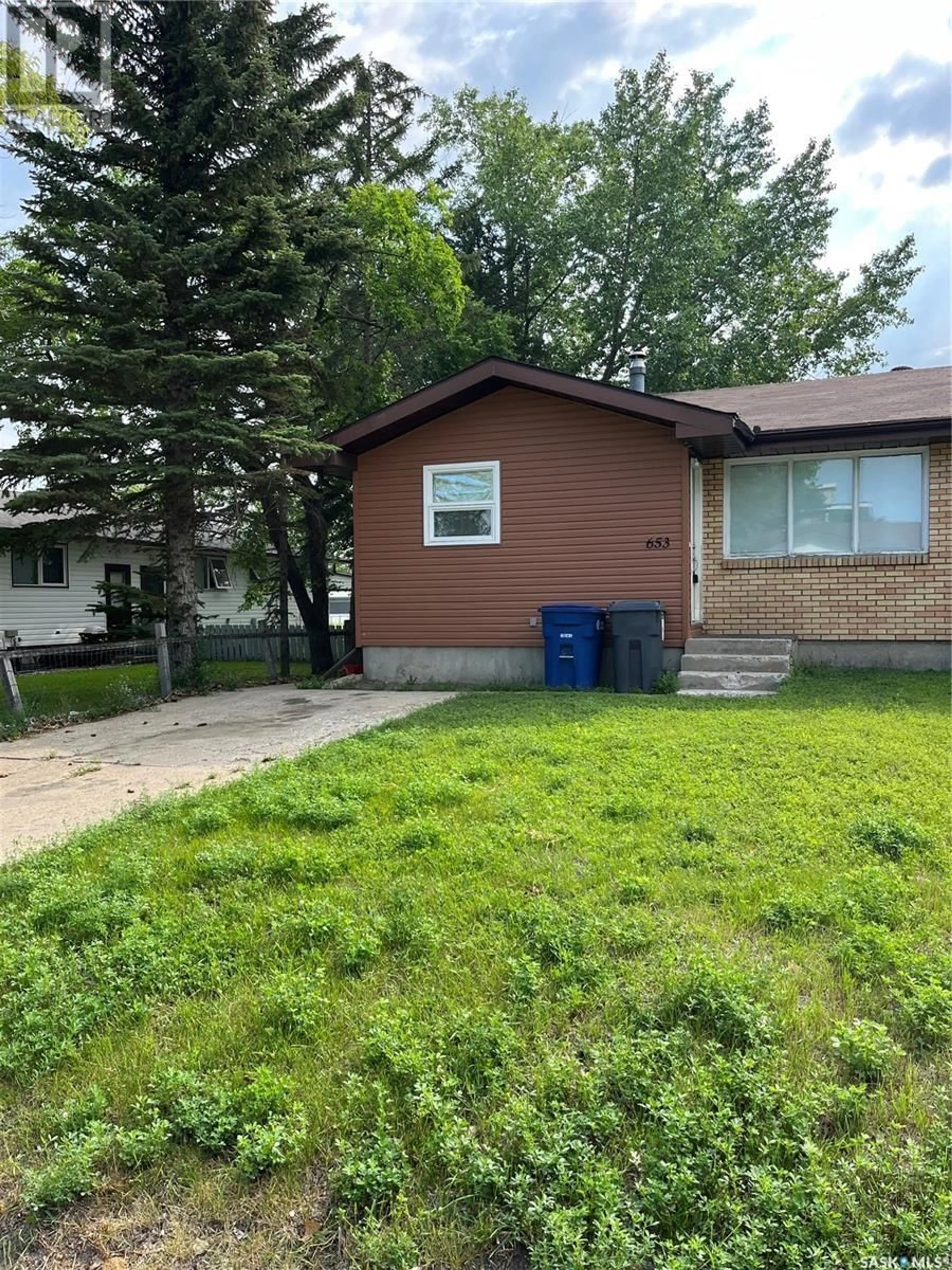 A pic from exterior of the house or condo for 653 Donald STREET, Esterhazy Saskatchewan S0A0X0