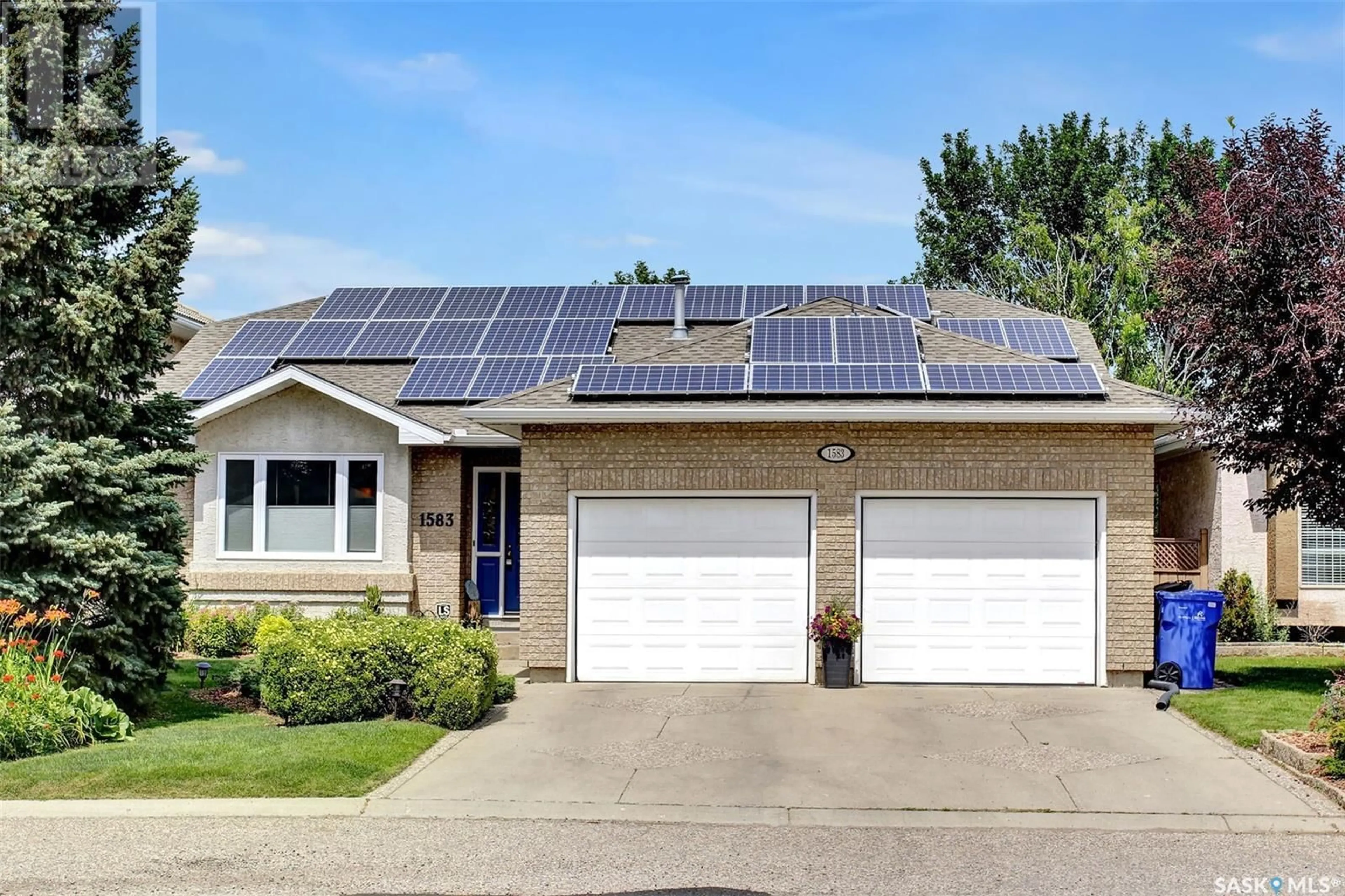 Frontside or backside of a home for 1583 Lakeridge DRIVE N, Regina Saskatchewan S4X4L6