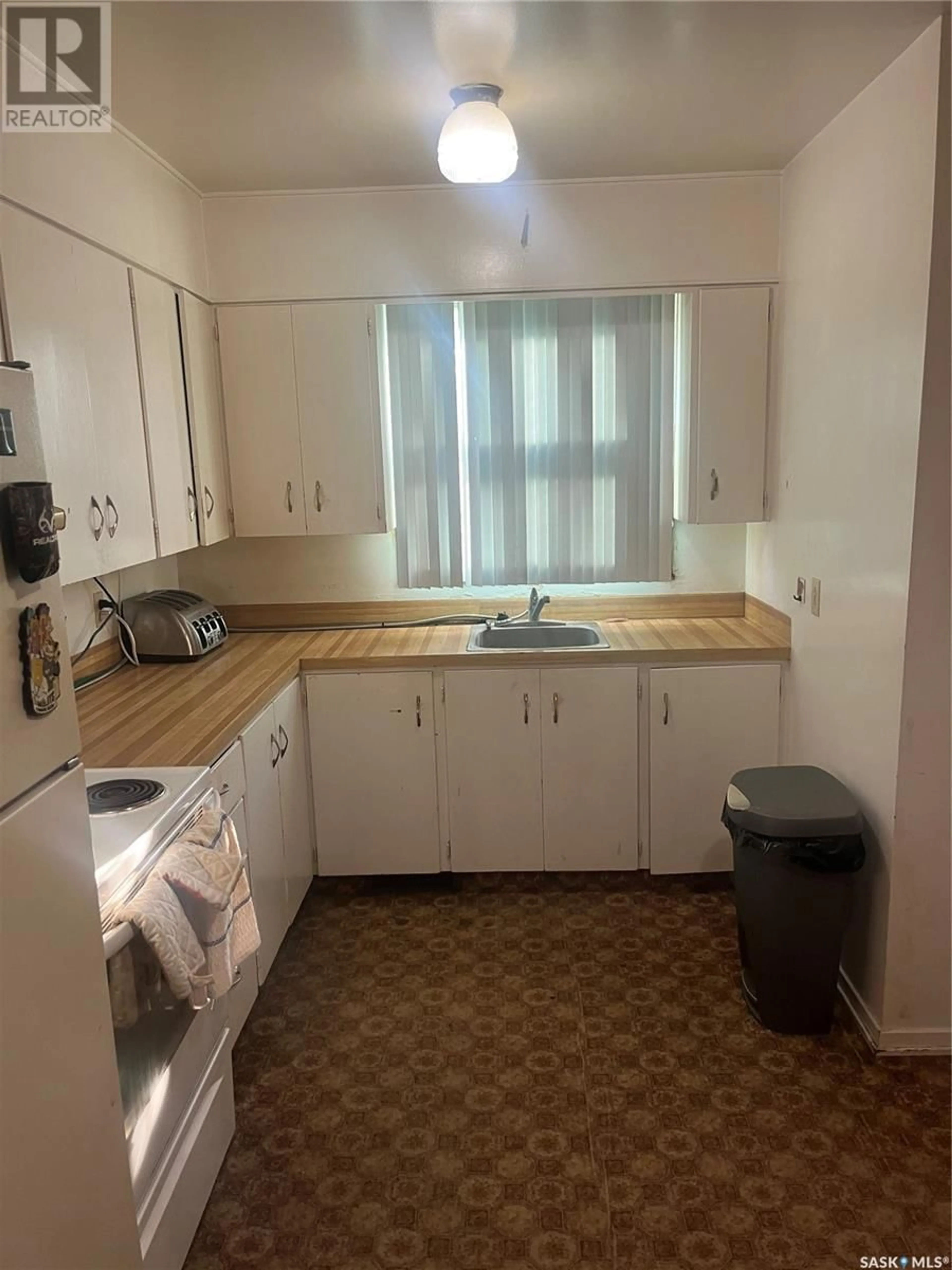 Standard kitchen, floor is not visible for 651 DONALD STREET, Esterhazy Saskatchewan S0A0X0
