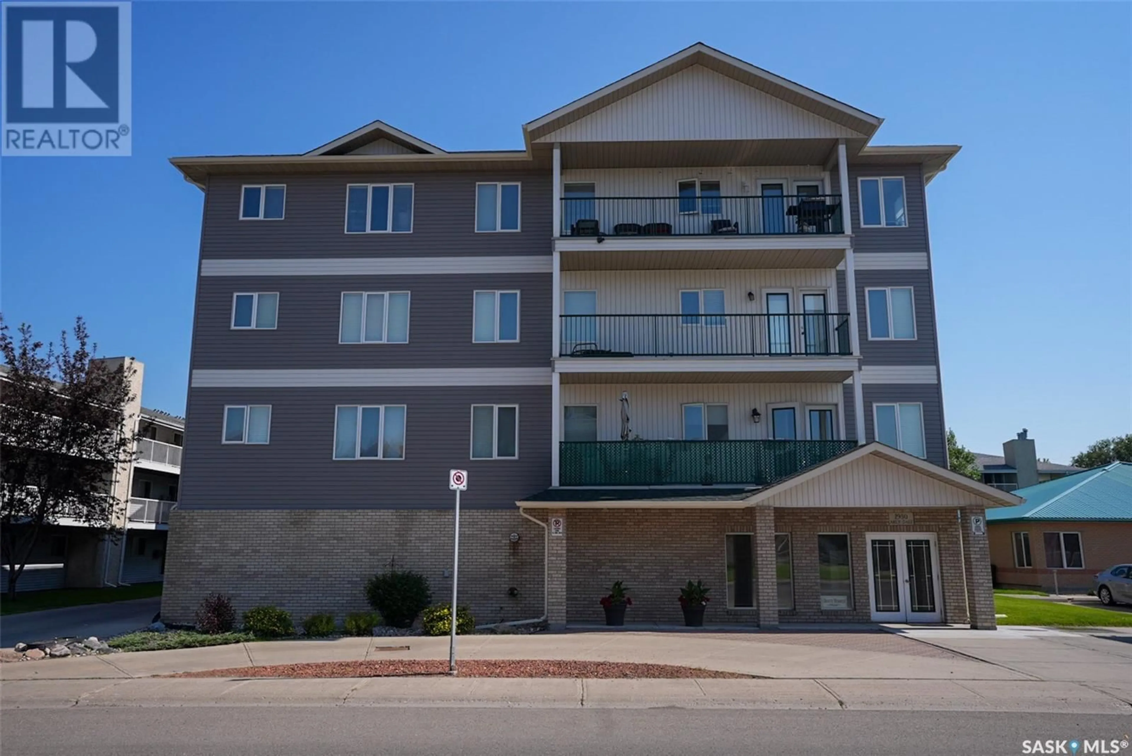A pic from exterior of the house or condo for 201 2930 Arens ROAD, Regina Saskatchewan S4V1N8
