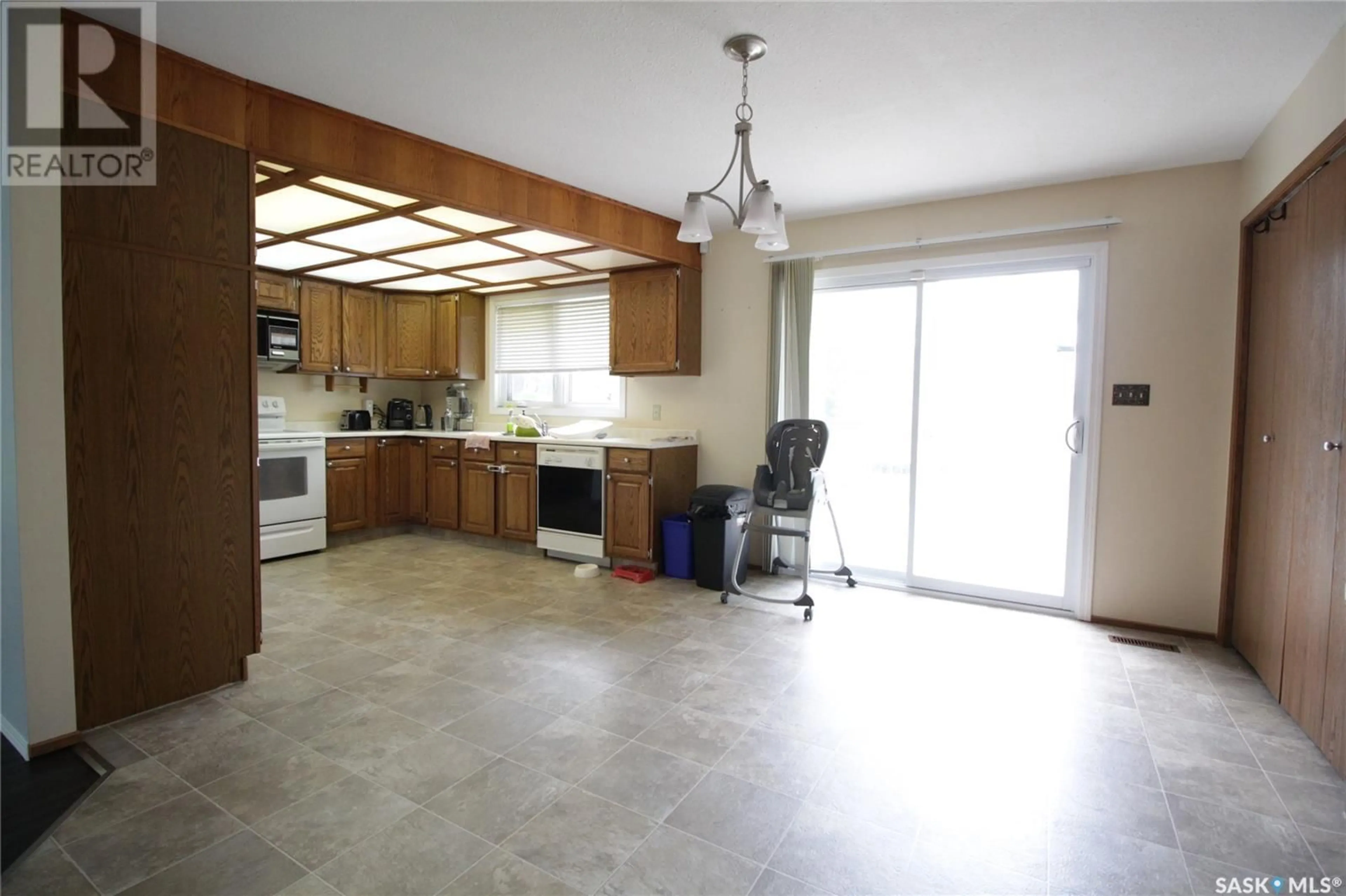 A pic of a room for 221 4TH AVENUE, Whitewood Saskatchewan S0G5C0