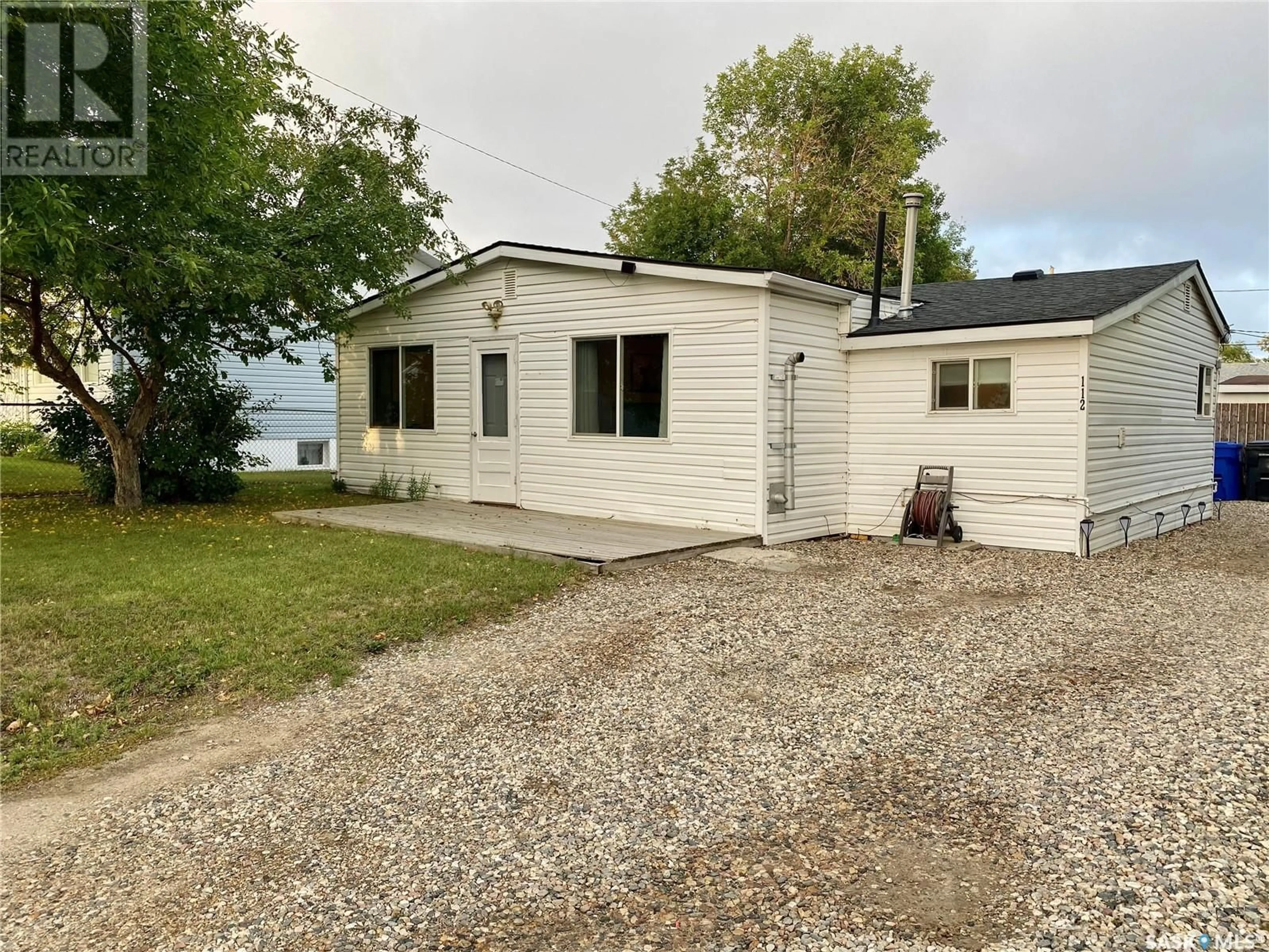 Cottage for 112 Grove STREET, Lampman Saskatchewan S0C1N0