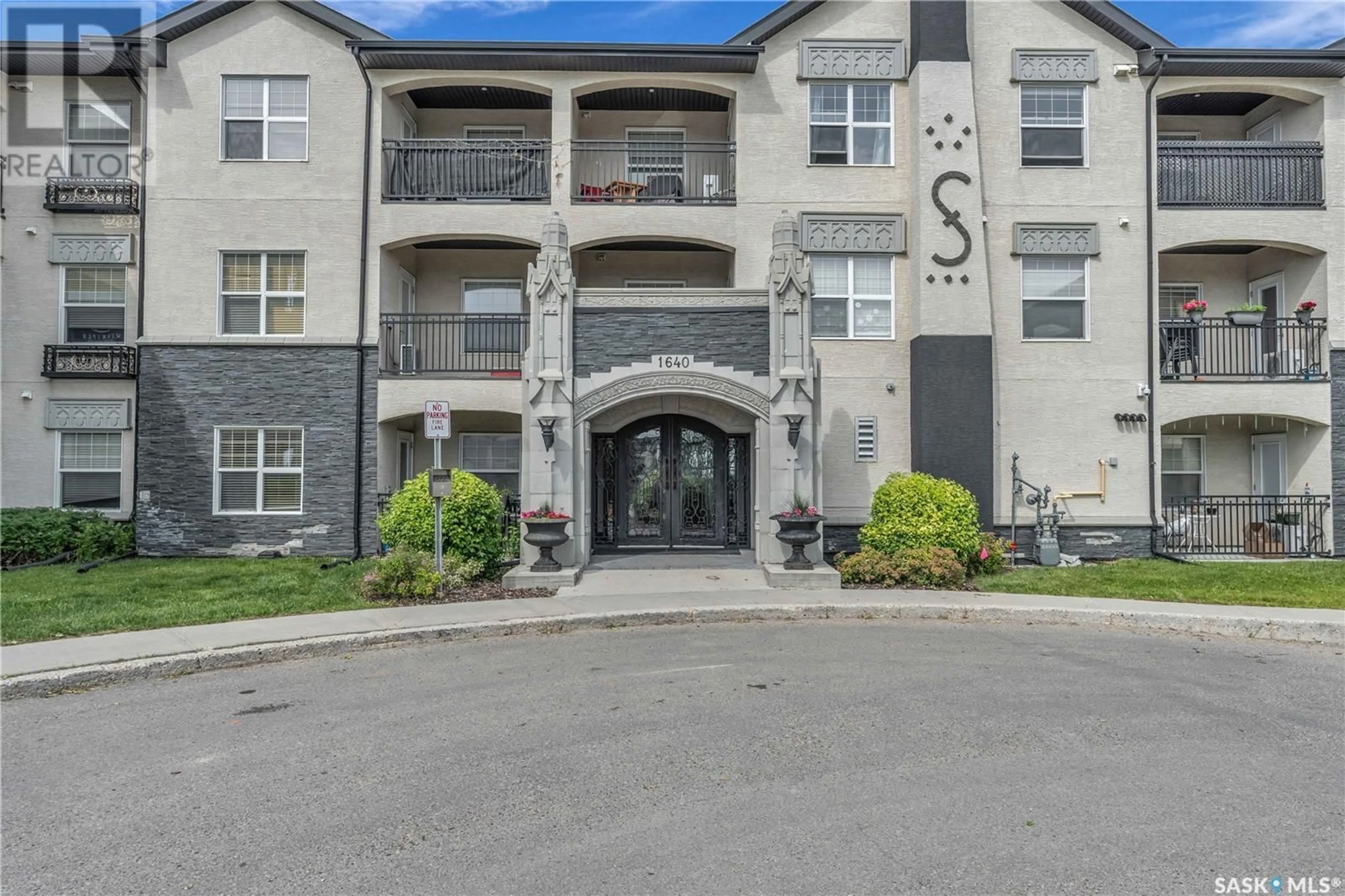 A pic from exterior of the house or condo for 216 1640 Dakota DRIVE, Regina Saskatchewan S4Z0A4