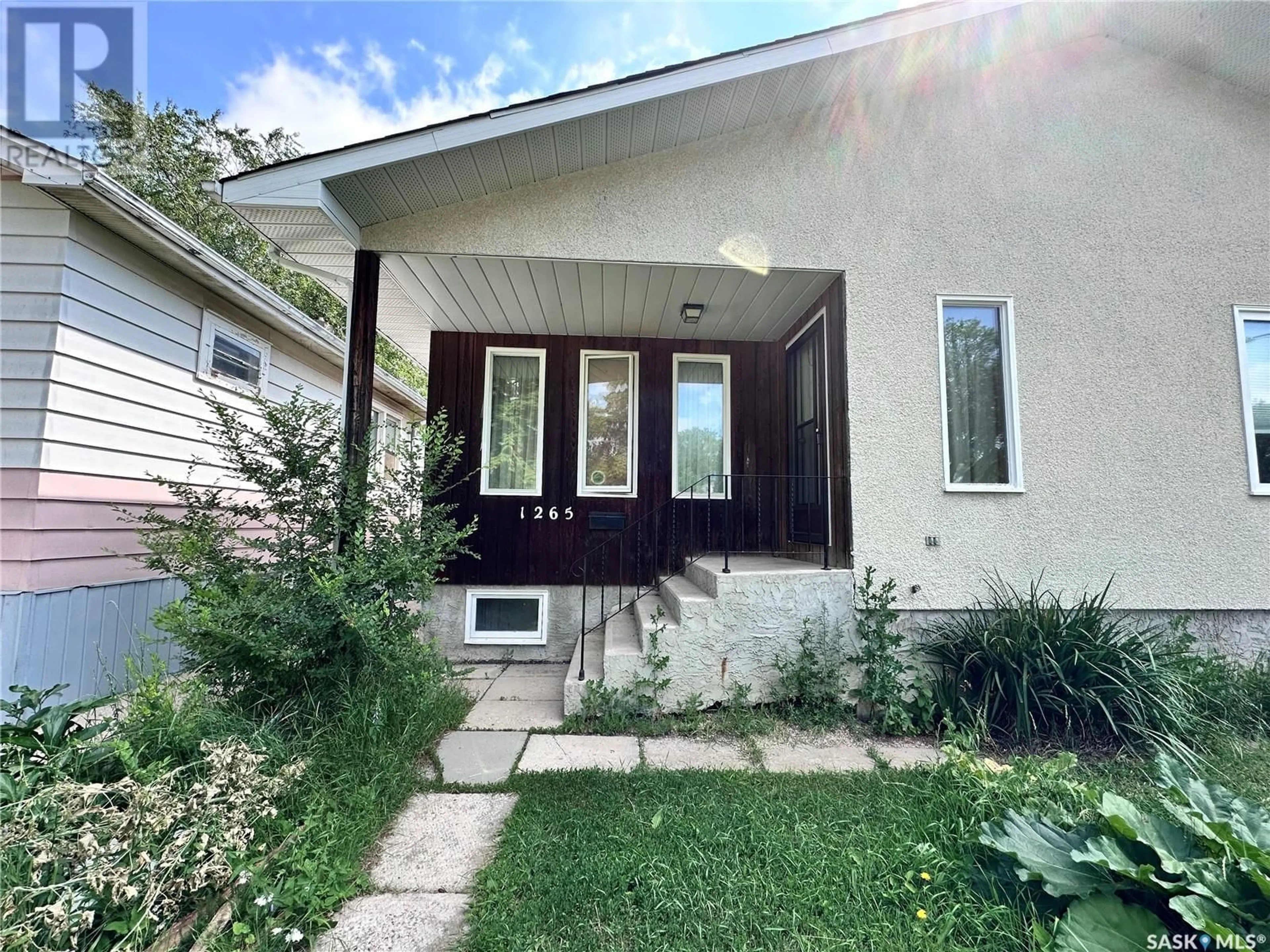 Frontside or backside of a home for 1265 Argyle STREET, Regina Saskatchewan S4T3R8