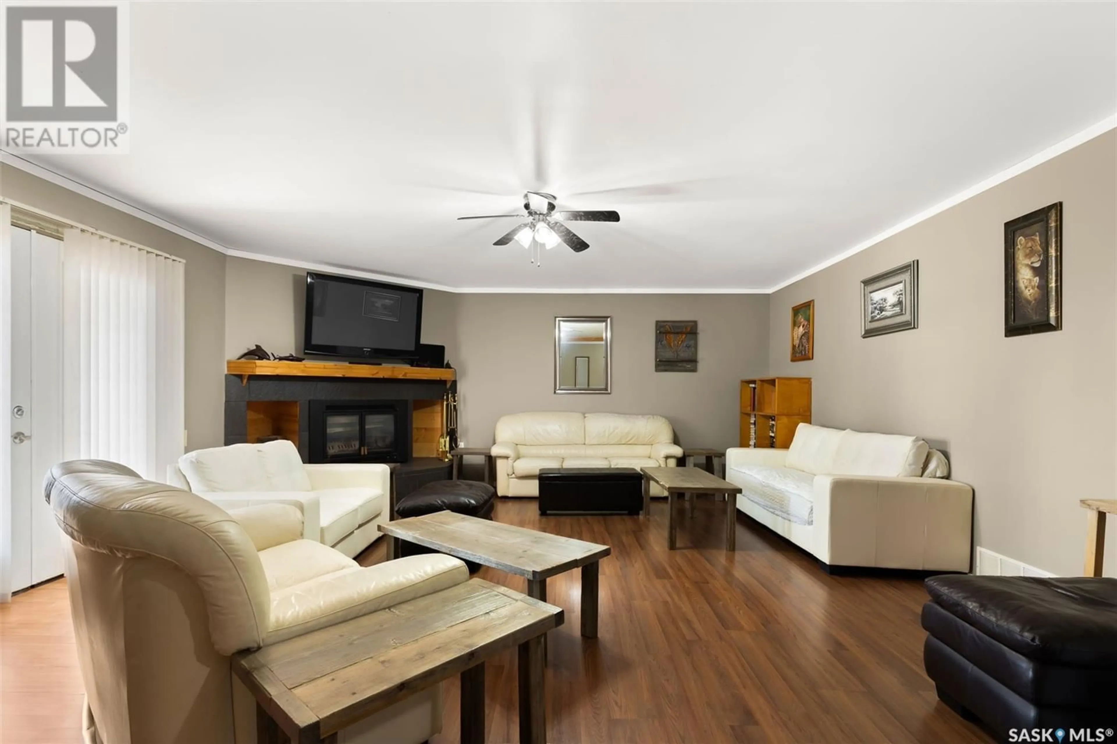 Living room for 110 Wetmore STREET N, Rouleau Saskatchewan S0G4H0