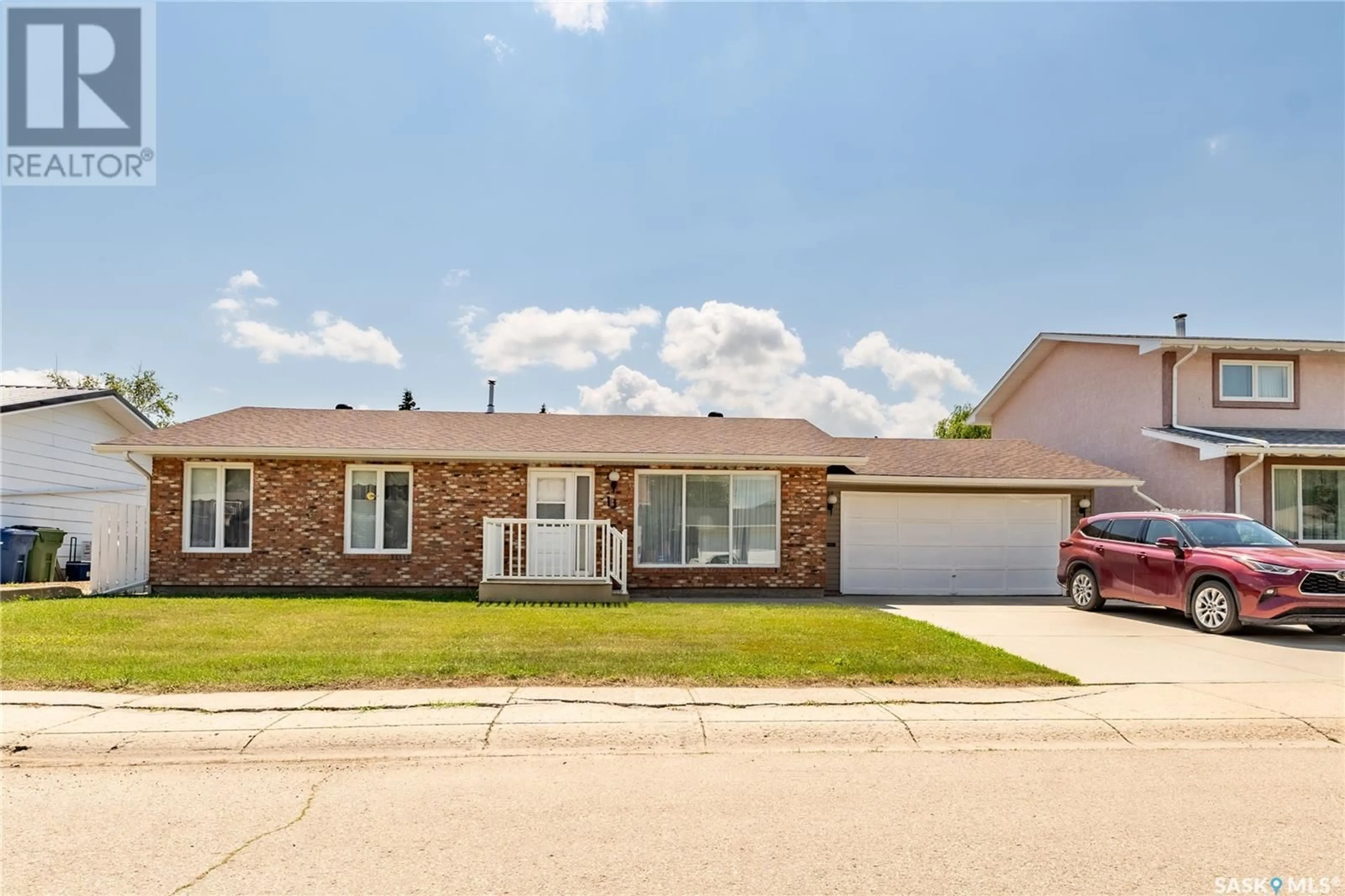 Frontside or backside of a home for 11 Bluebell CRESCENT, Moose Jaw Saskatchewan S6J1A1