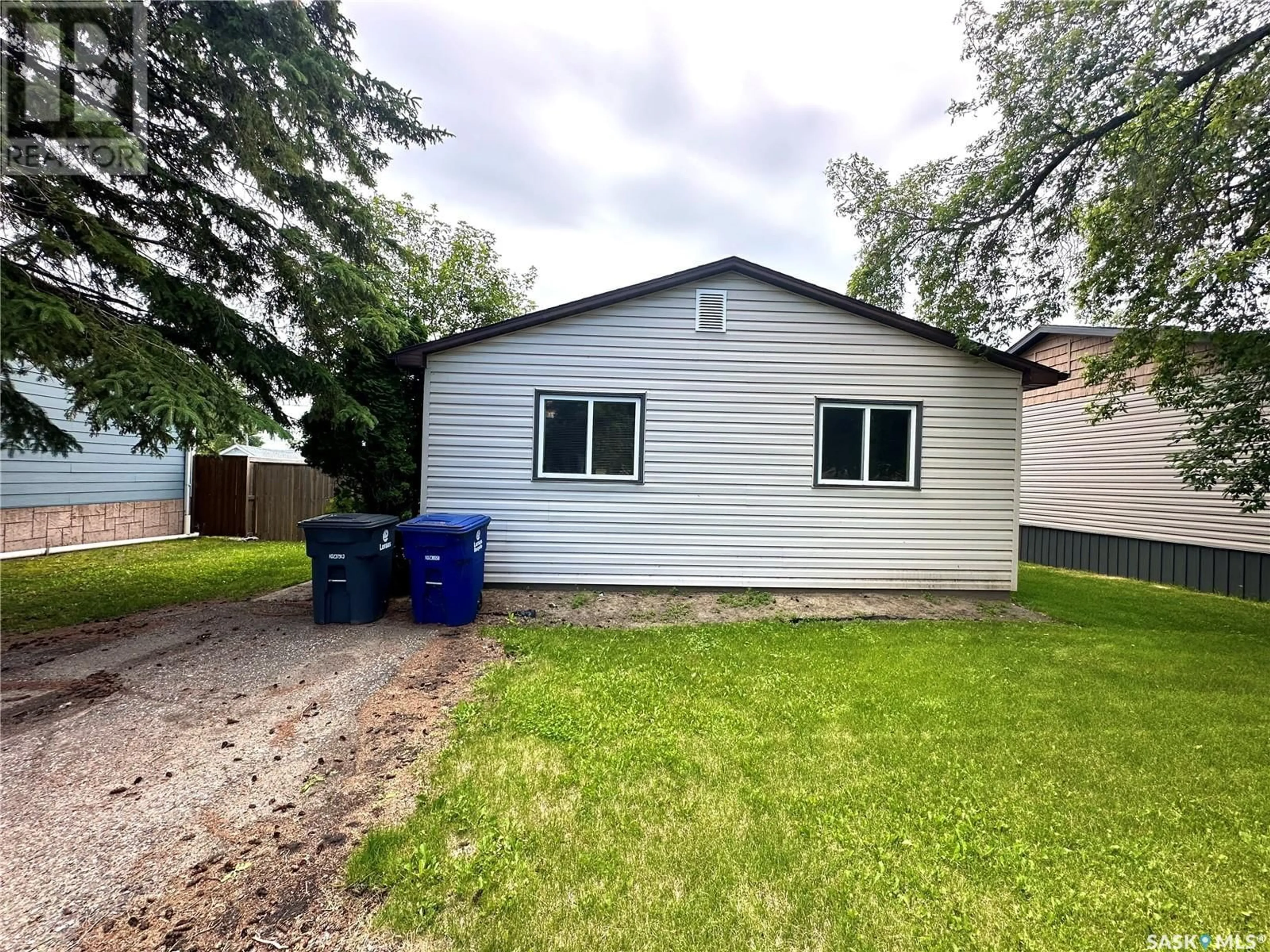 Frontside or backside of a home for 104 5th STREET W, Spiritwood Saskatchewan S0J2M0