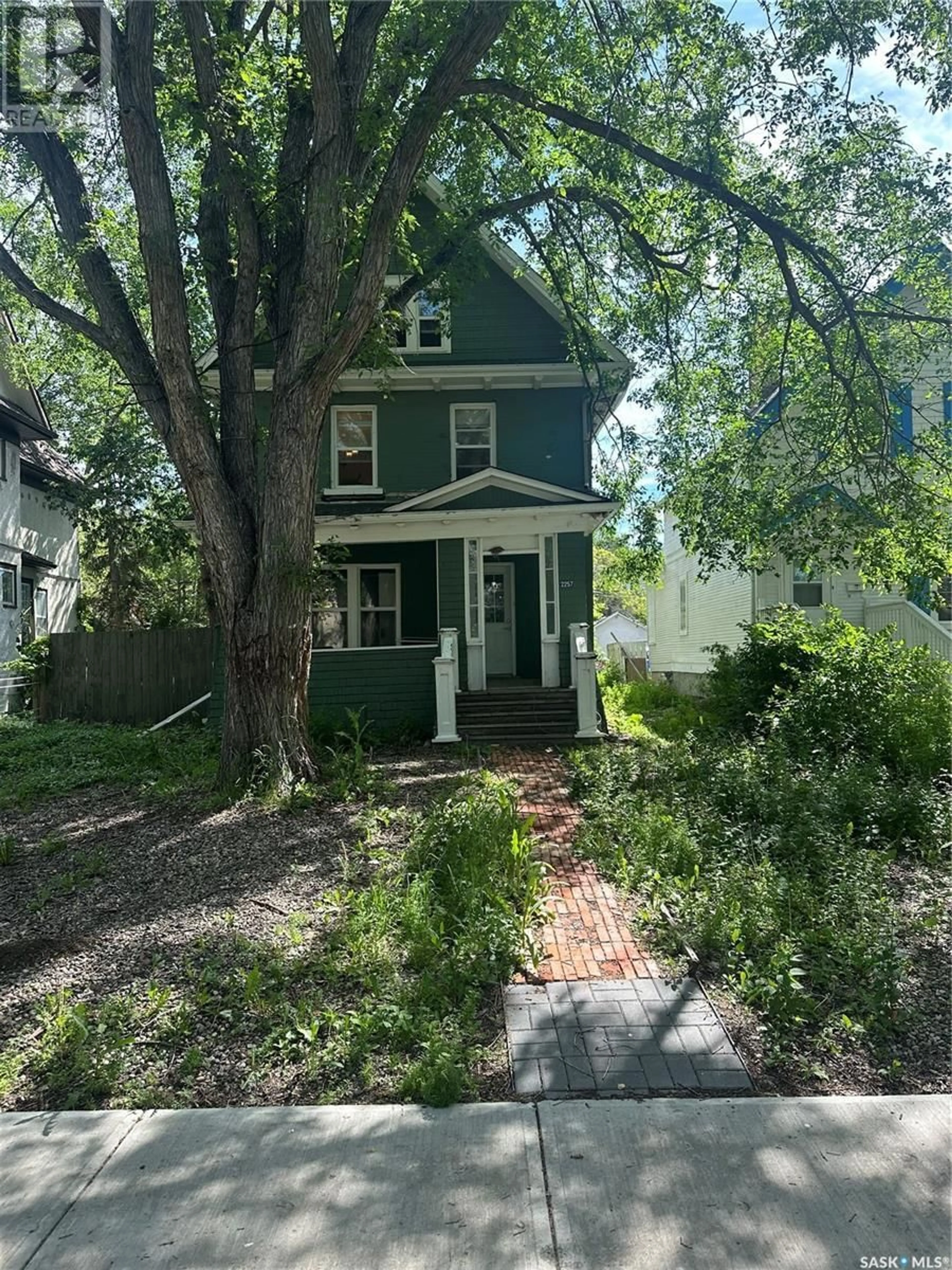 Frontside or backside of a home for 2257 Rae STREET, Regina Saskatchewan S4T2G1