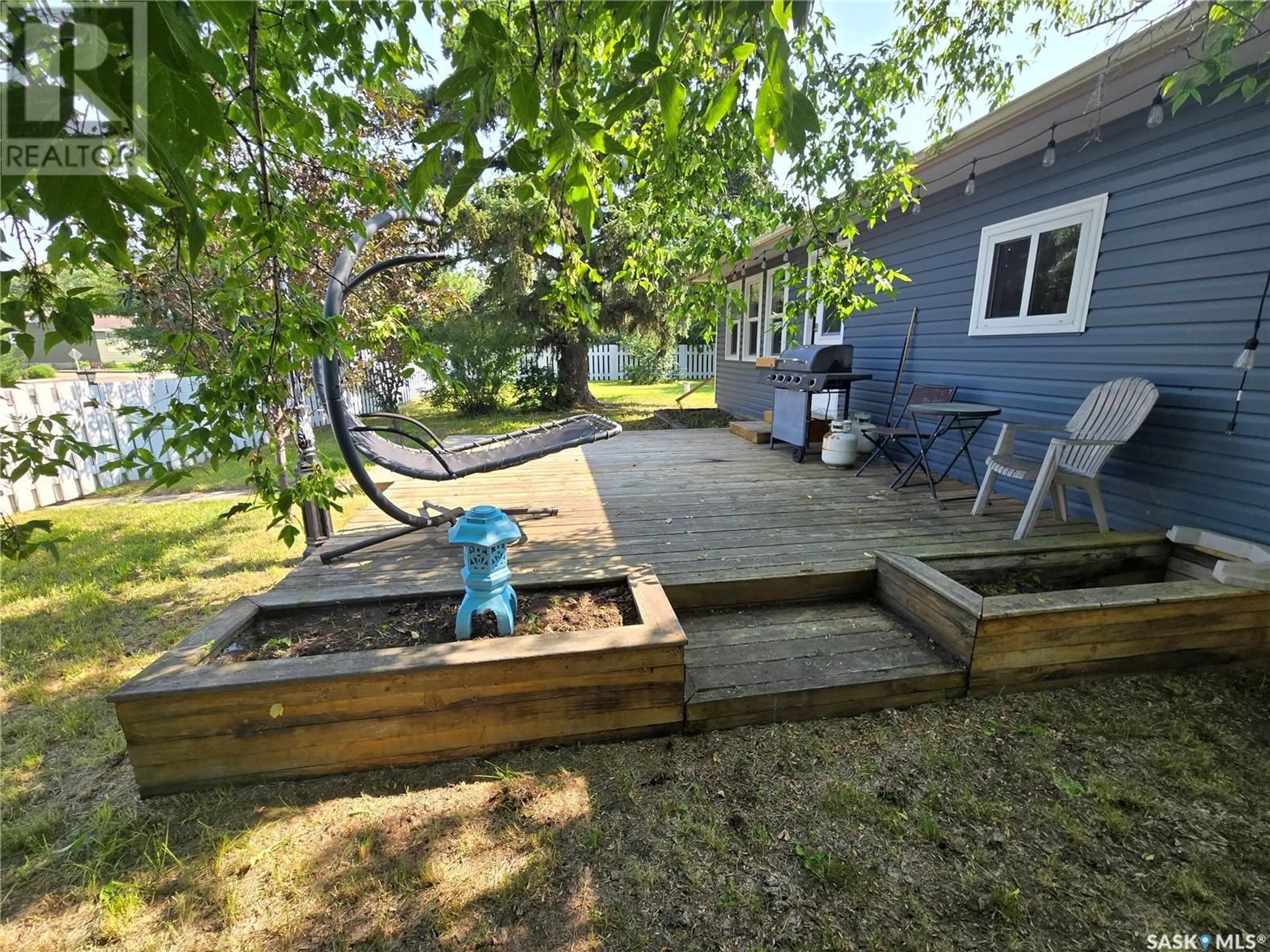 Patio for 327 Main STREET, Kennedy Saskatchewan S0G2R0