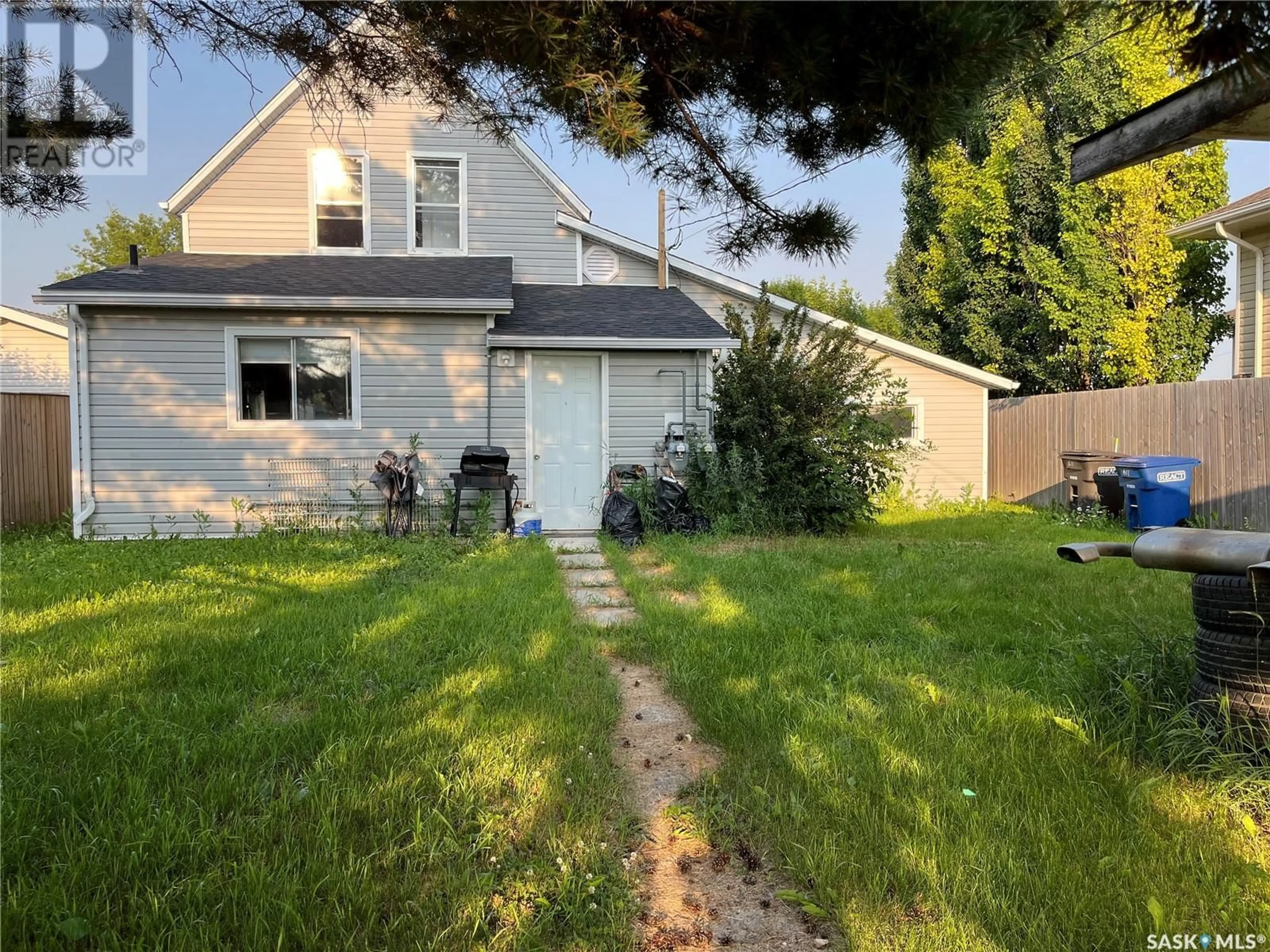 Frontside or backside of a home for 611 12th STREET, Humboldt Saskatchewan S0K2A0