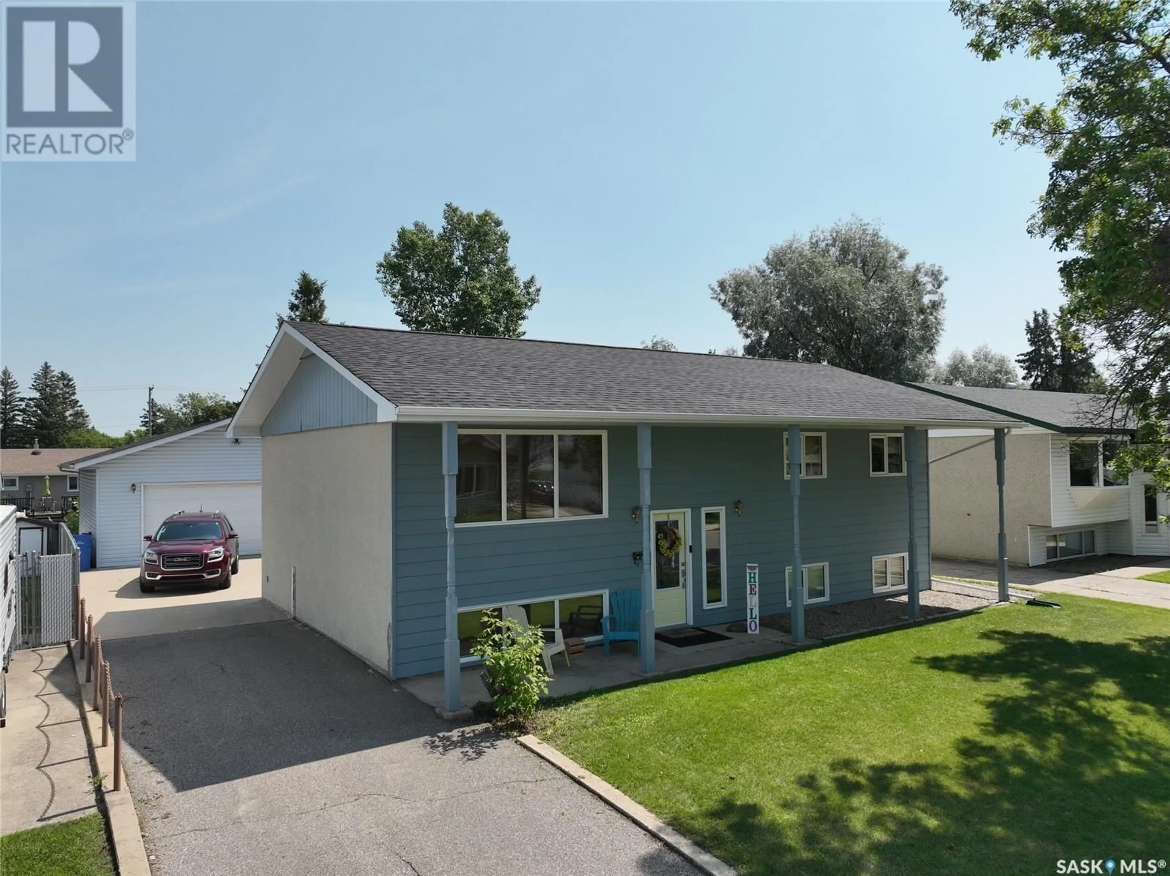 Frontside or backside of a home for 654 Buchanan DRIVE, Prince Albert Saskatchewan S6V5Z6