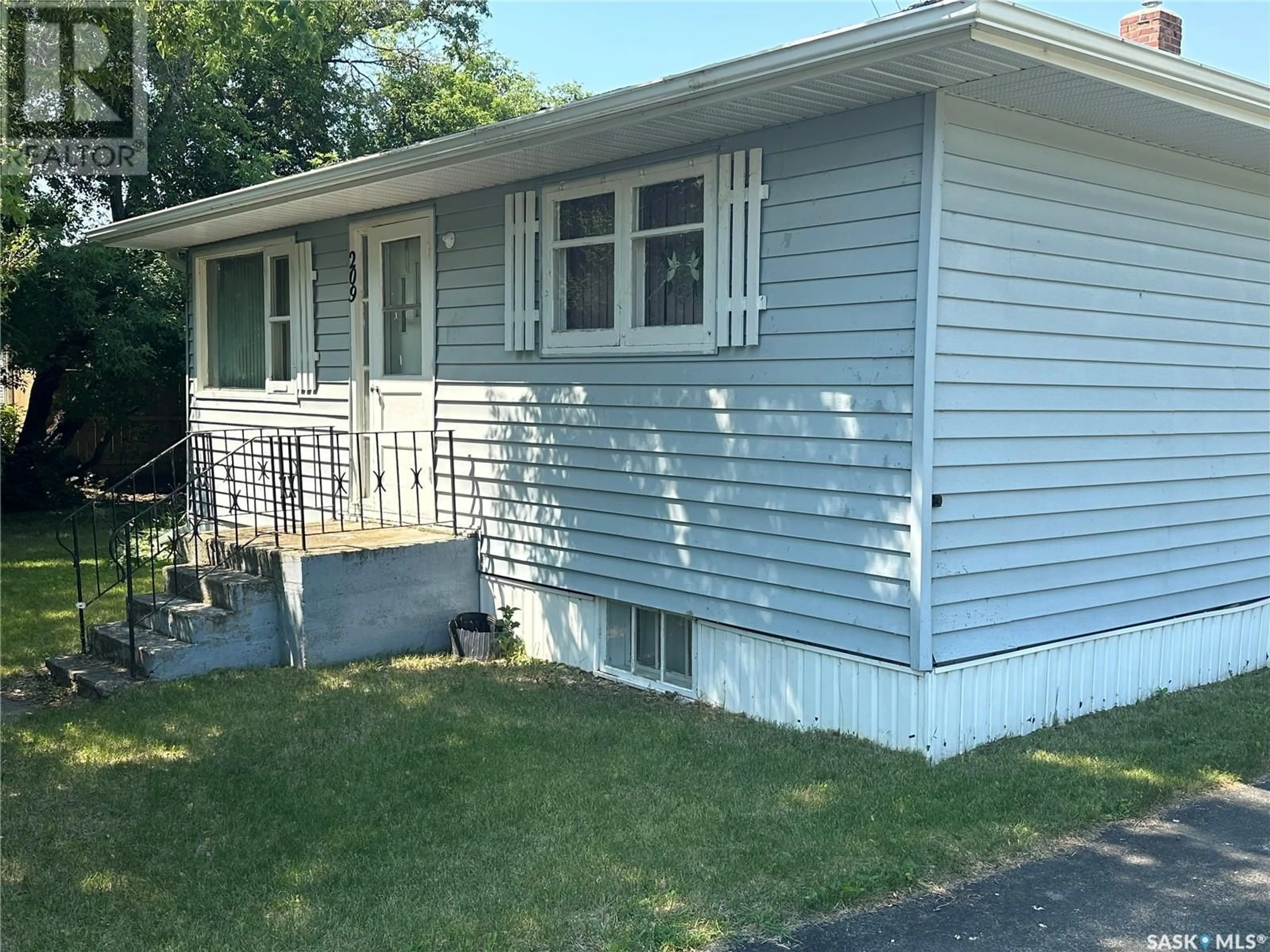 Home with vinyl exterior material for 209 Oronsay STREET, Colonsay Saskatchewan S0K0Z0