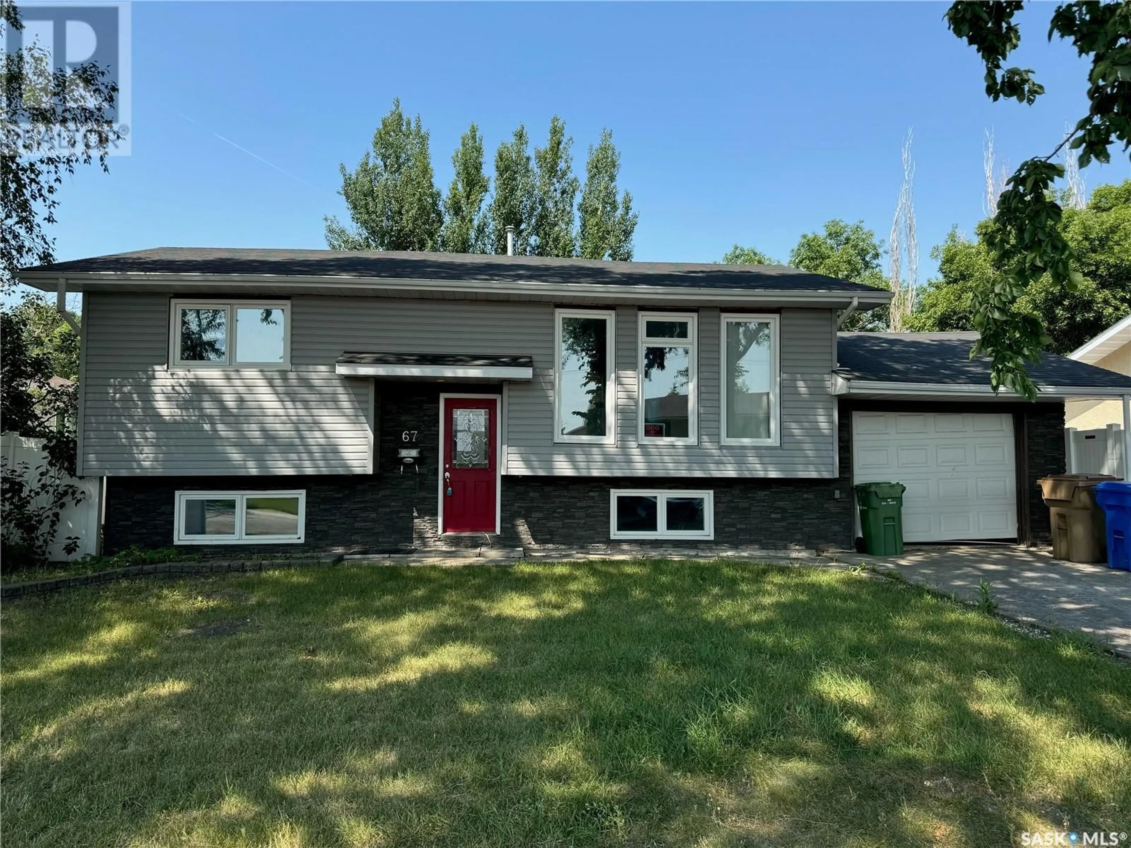 Frontside or backside of a home for 67 Hatton CRESCENT, Regina Saskatchewan S4N5K4