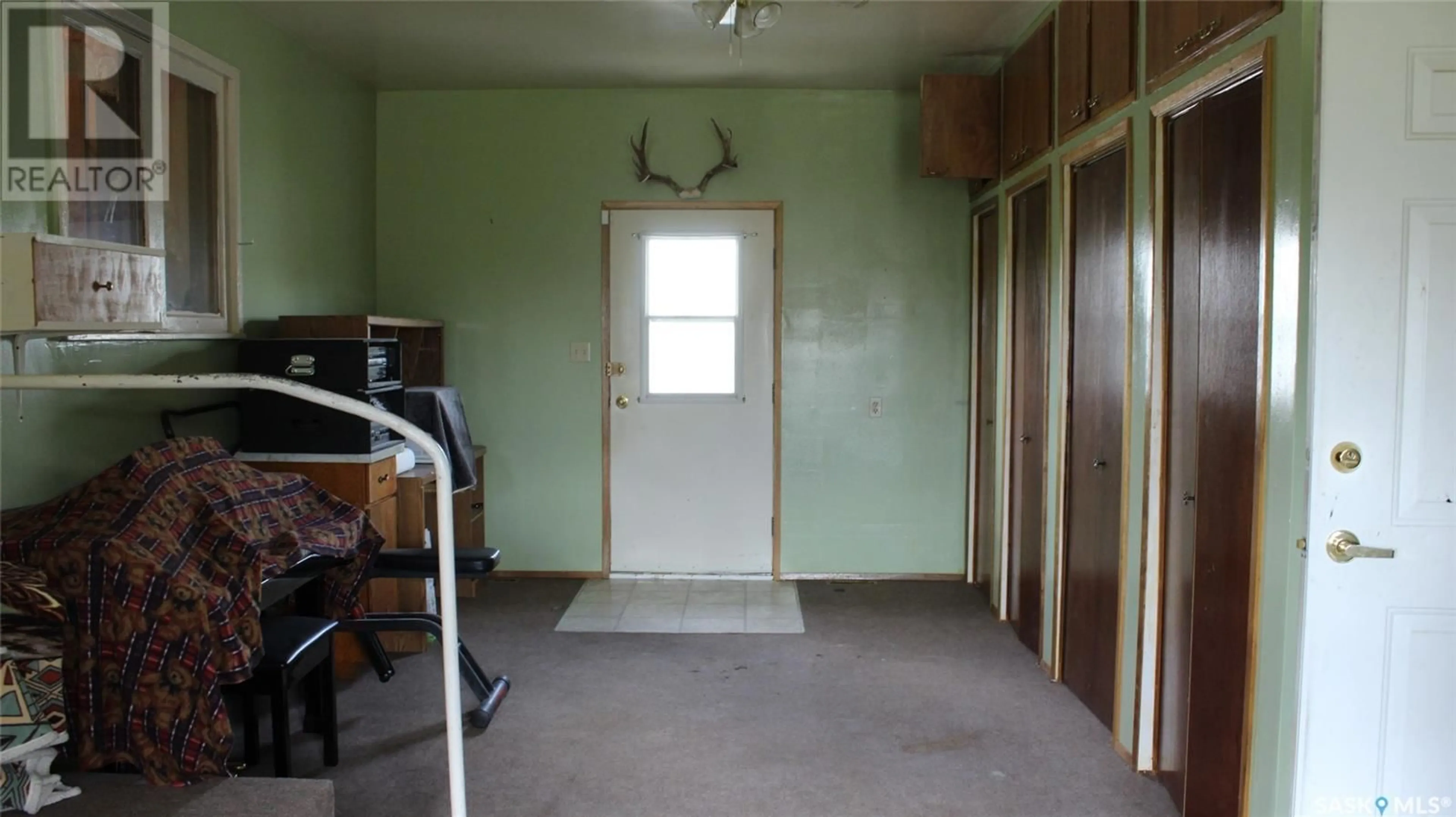 A pic of a room, unknown floor for 223 2nd STREET W, Climax Saskatchewan S0N0N0