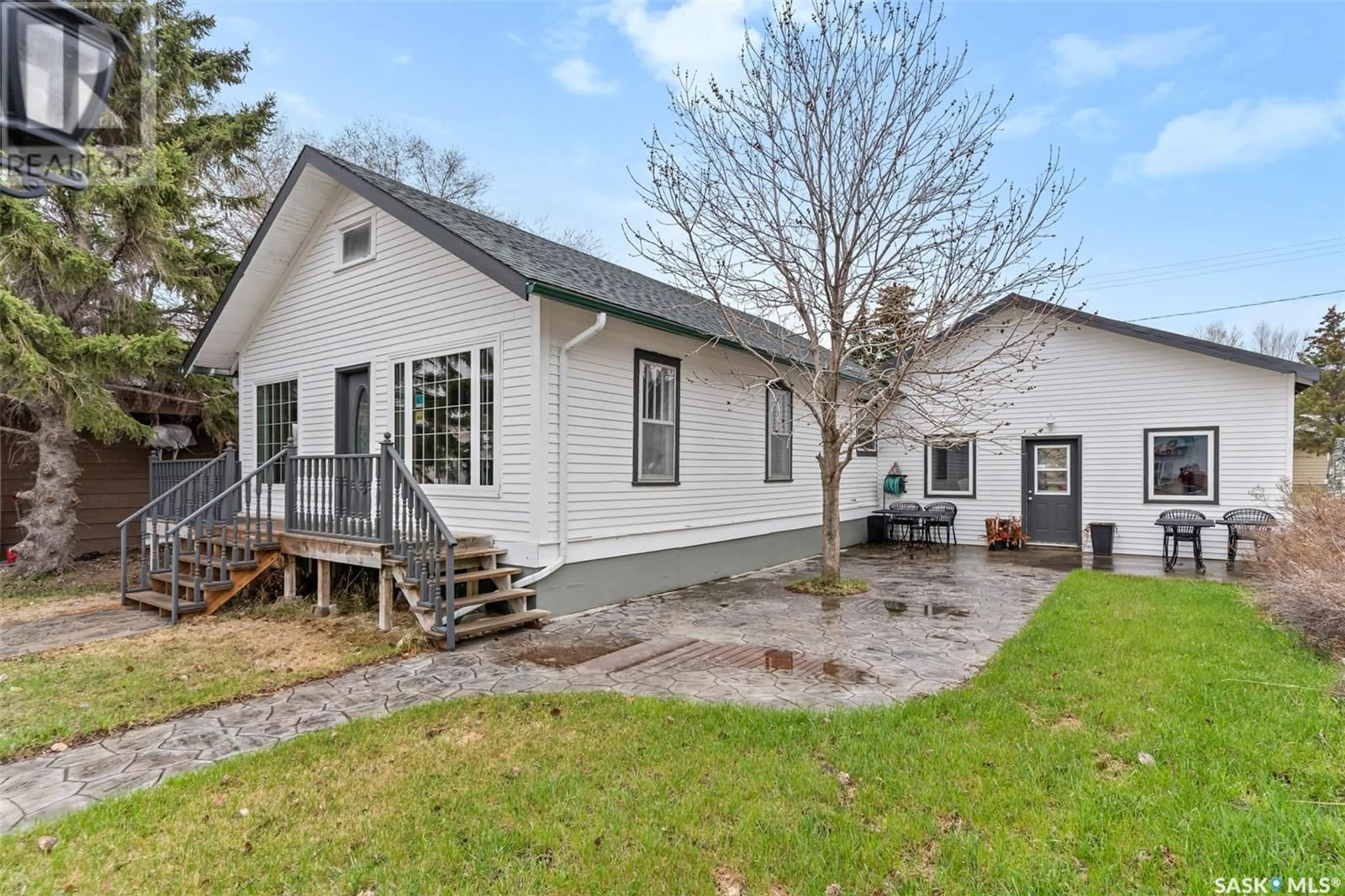 Frontside or backside of a home for 207 Royal STREET, Imperial Saskatchewan S0G2J0