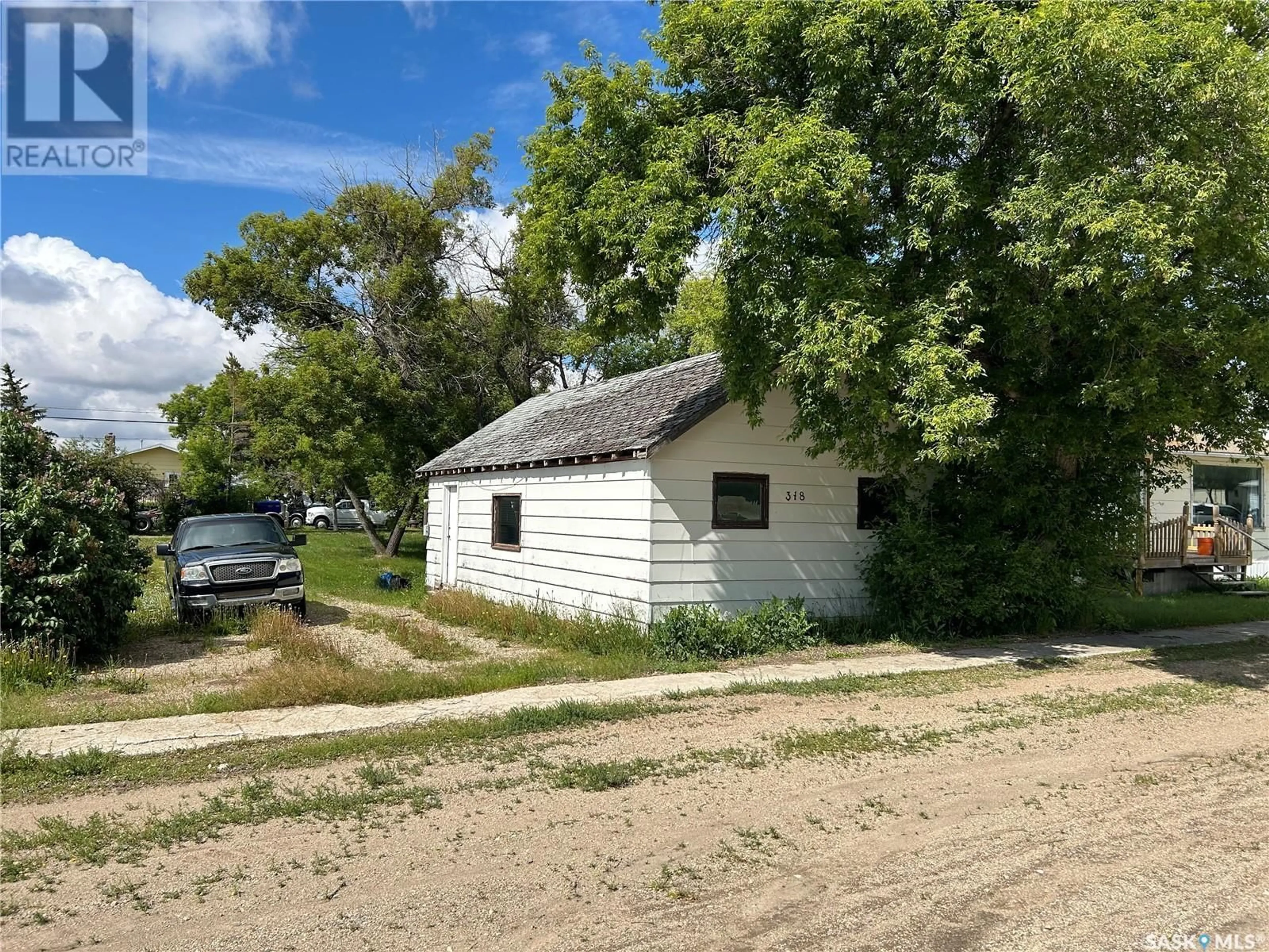 Frontside or backside of a home for 318 2nd AVENUE, Young Saskatchewan S0K4Y0