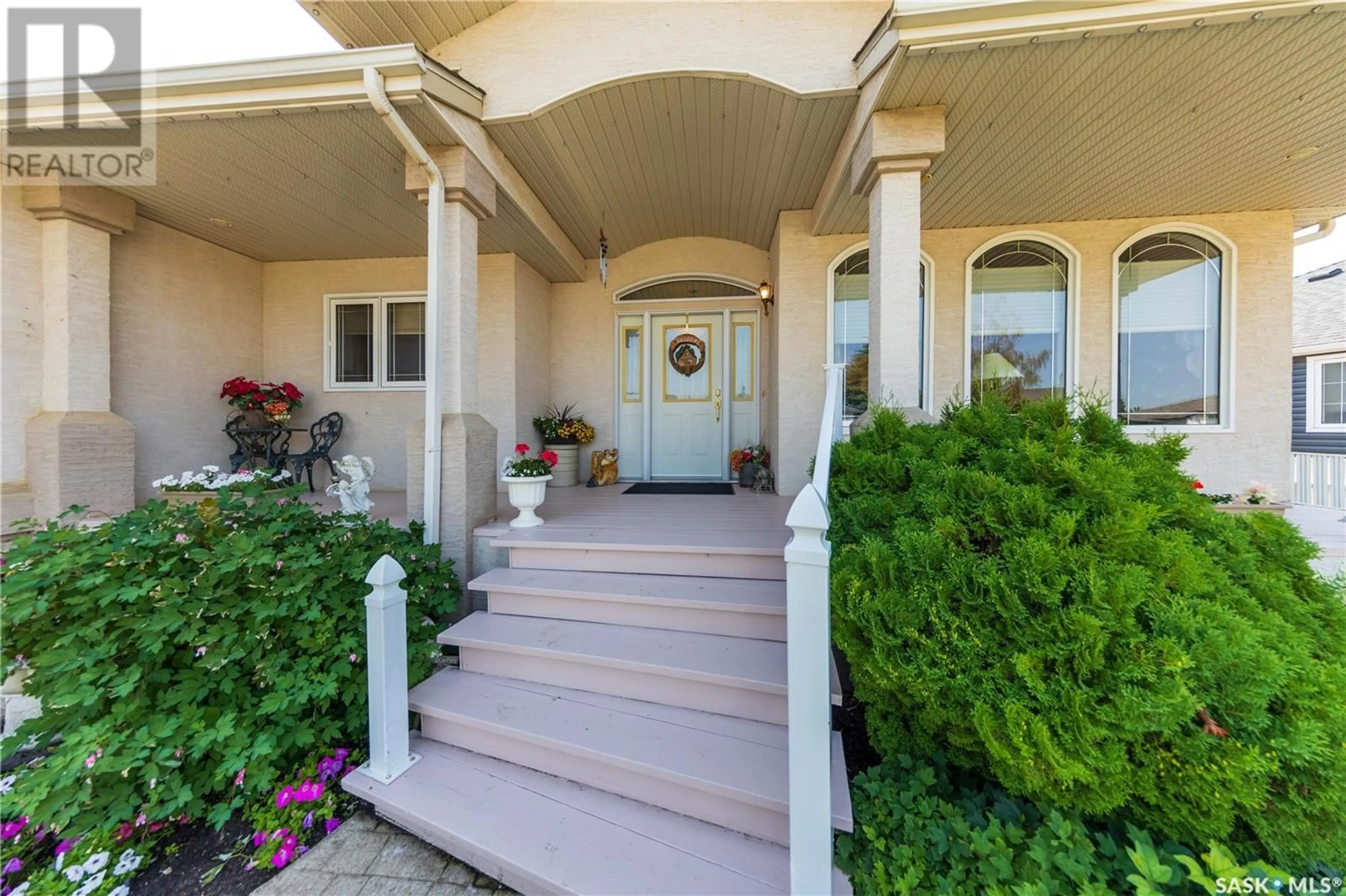 Indoor entryway for 5329 Herald STREET, Macklin Saskatchewan S0L2C0