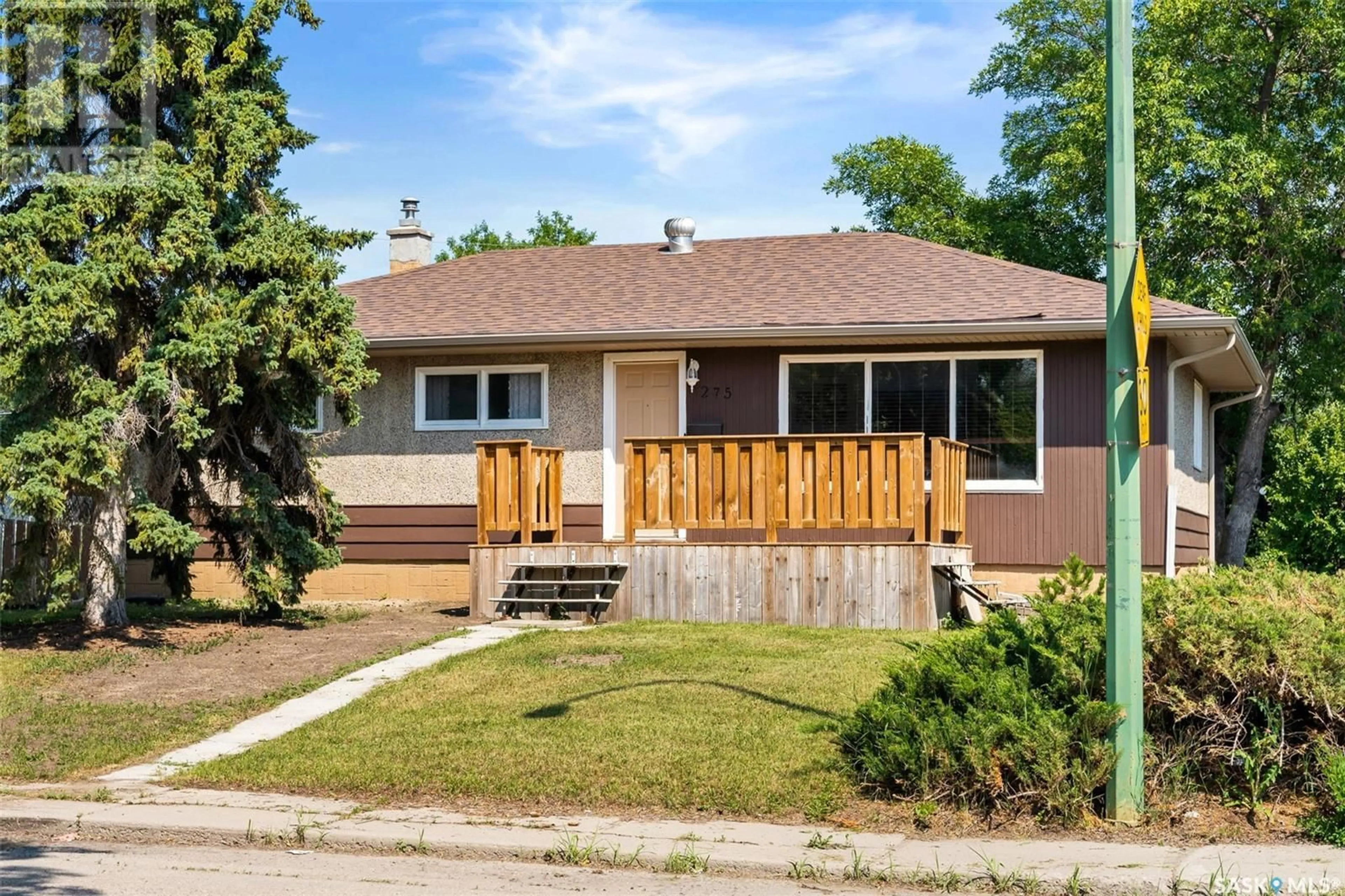 Frontside or backside of a home for 275 St John STREET, Regina Saskatchewan S4R1P8