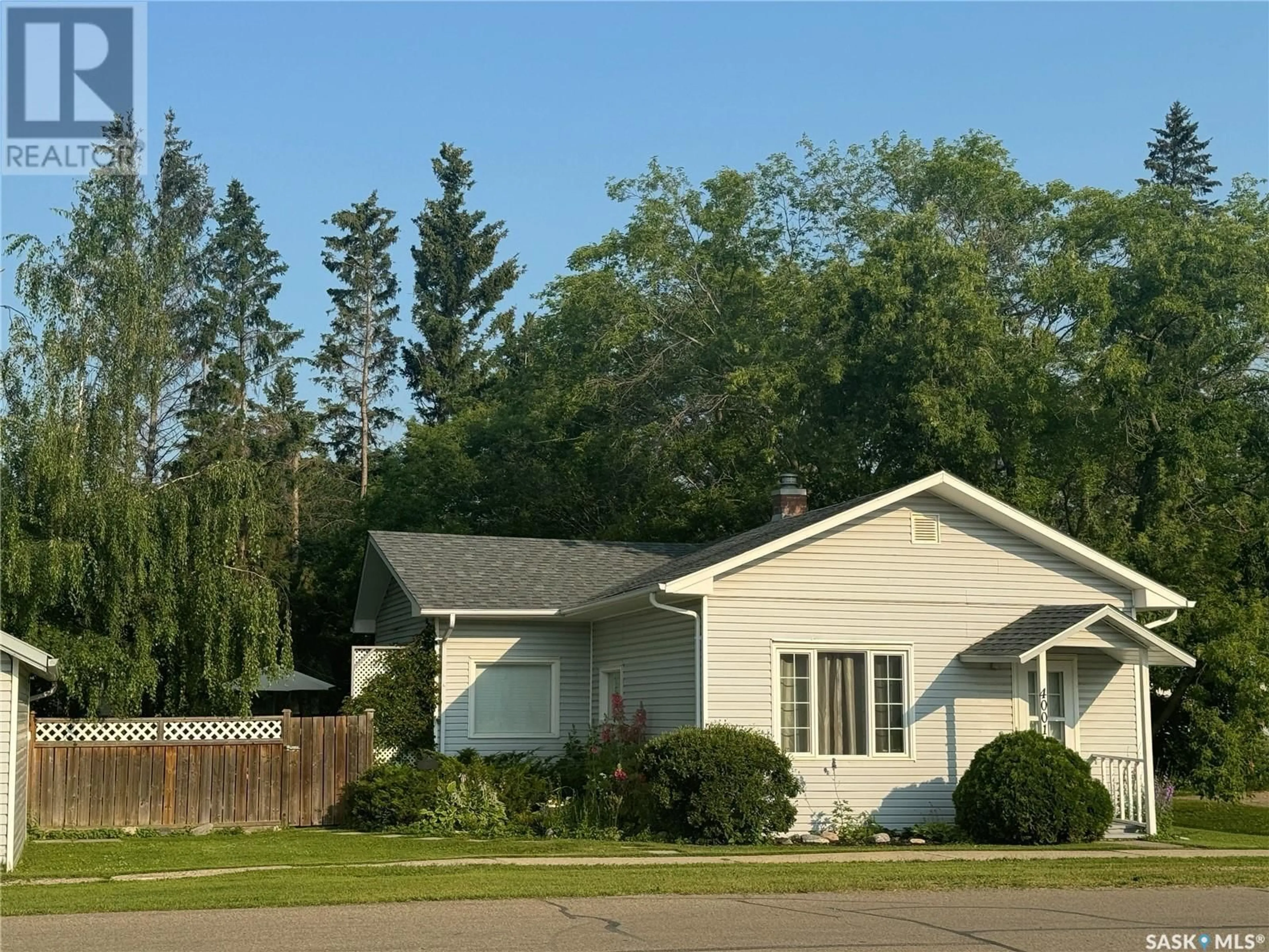 Frontside or backside of a home for 4001 Central AVENUE, Waldheim Saskatchewan S0K4R0