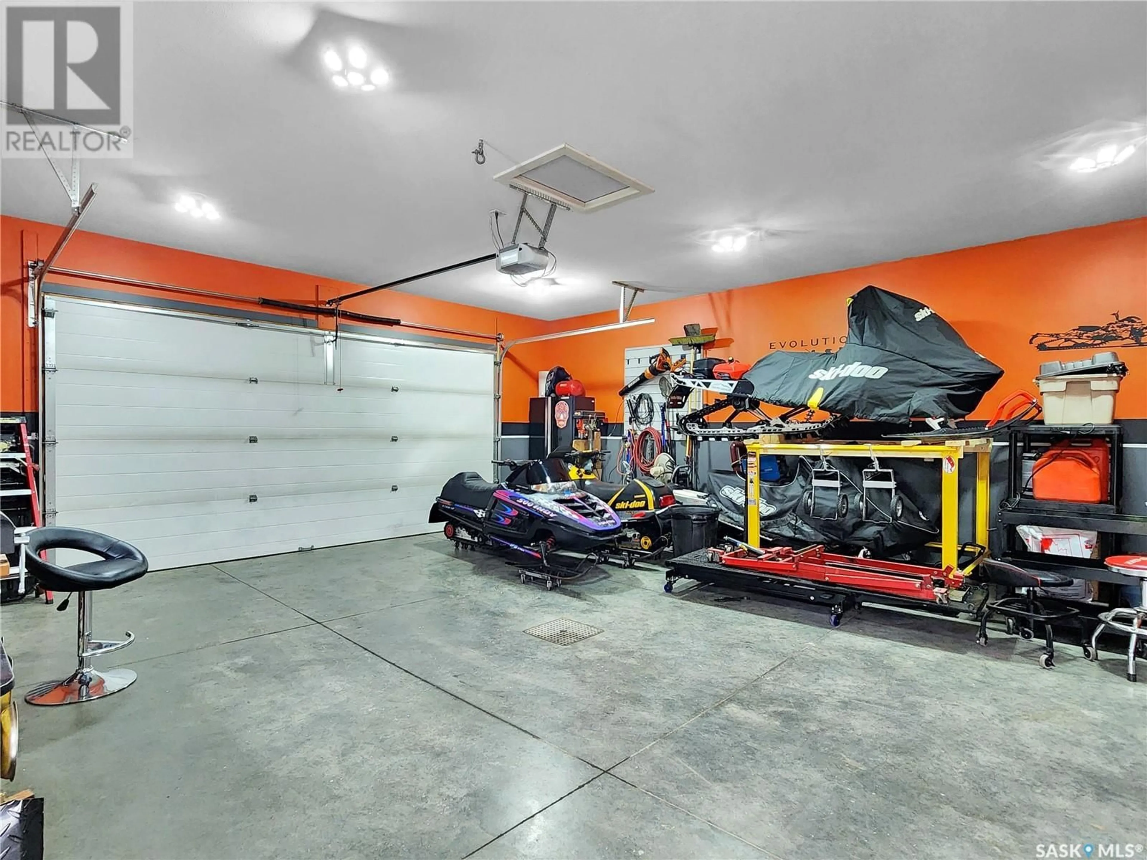 Indoor garage for 602 Pebble Beach BOULEVARD, Warman Saskatchewan S0K4S4