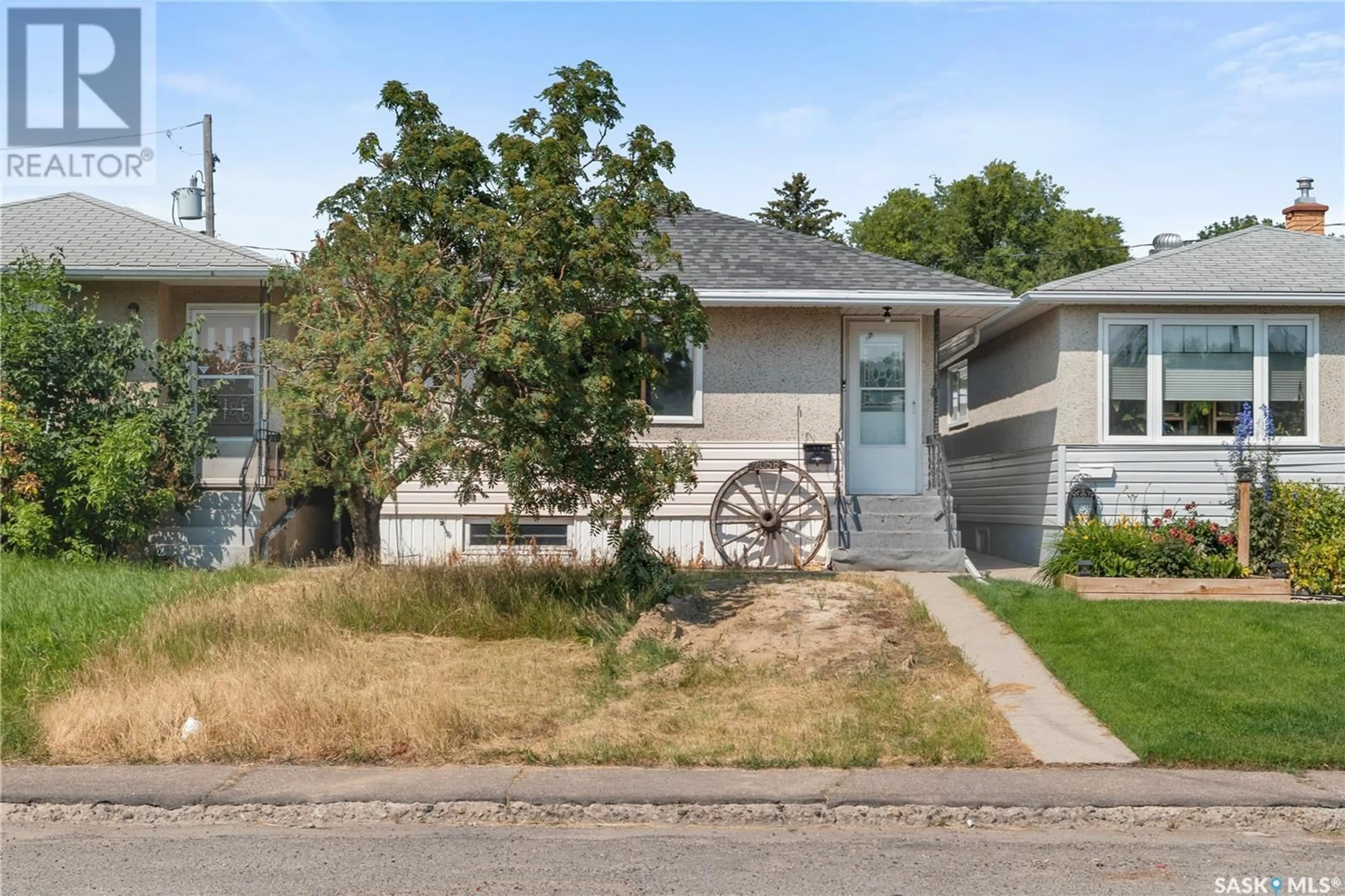 Frontside or backside of a home for 2058 Mcara STREET, Regina Saskatchewan S4N2V6