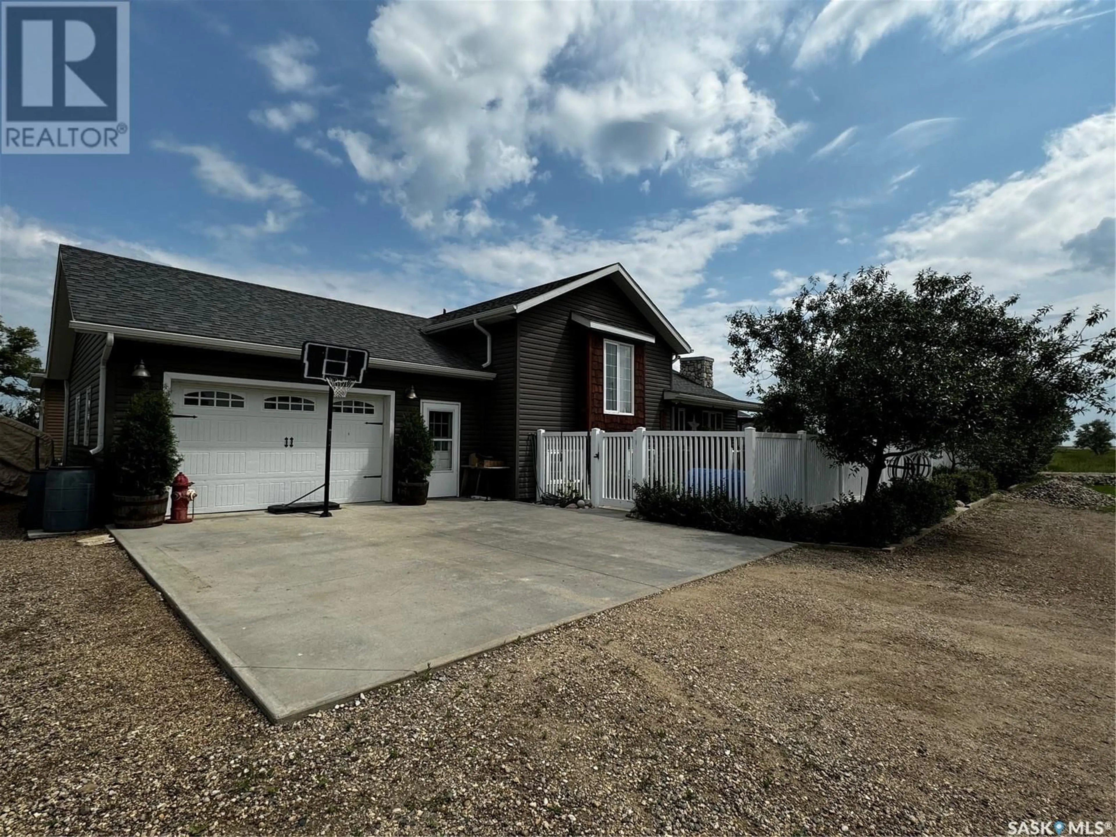 Frontside or backside of a home for 470 Monroe STREET, Macoun Saskatchewan S0C1P0