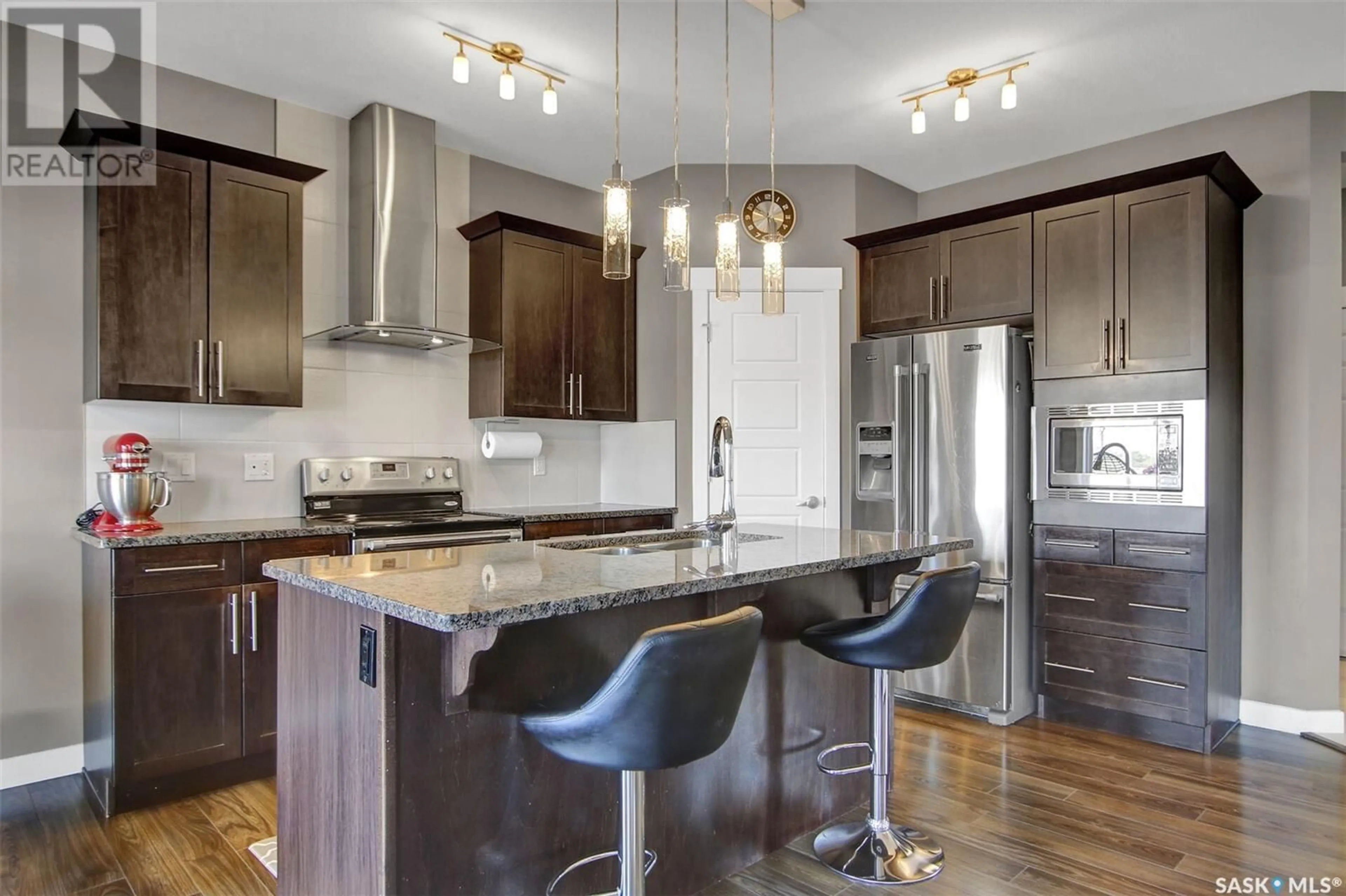 Contemporary kitchen for 2671 Makowsky CRESCENT, Regina Saskatchewan S4X0M5