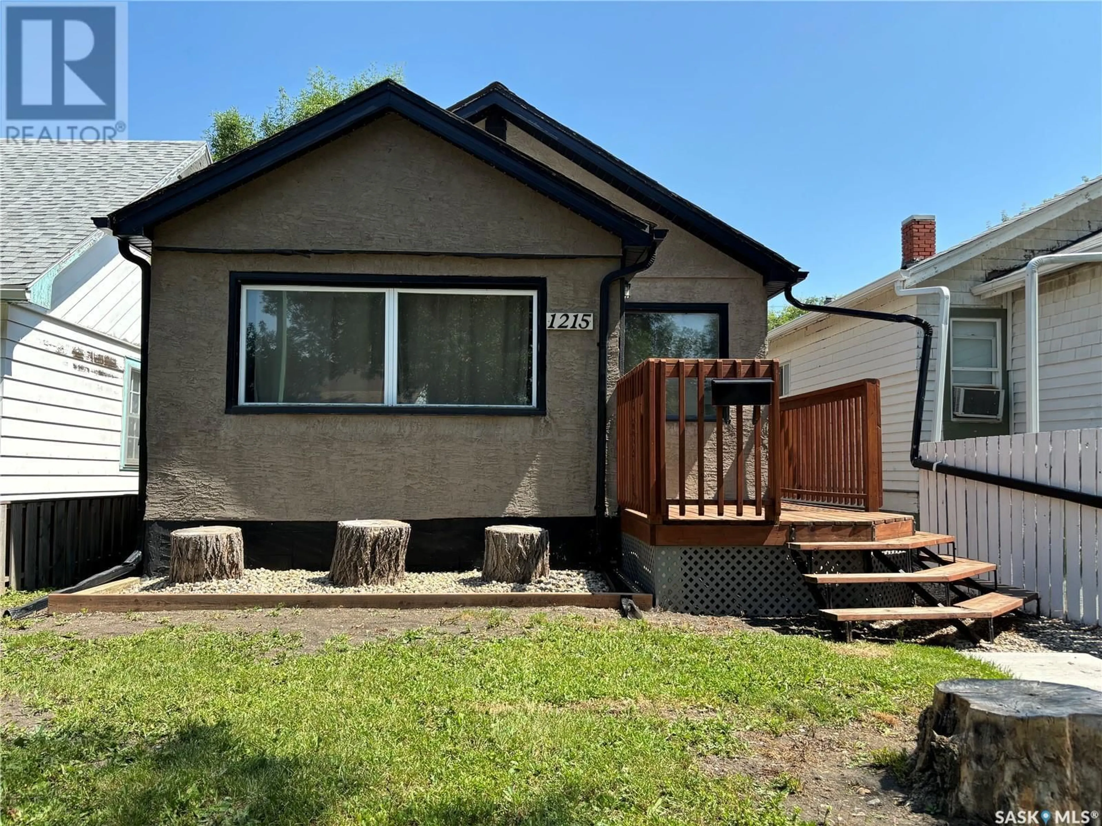 Frontside or backside of a home for 1215 King STREET, Regina Saskatchewan S4T4G1