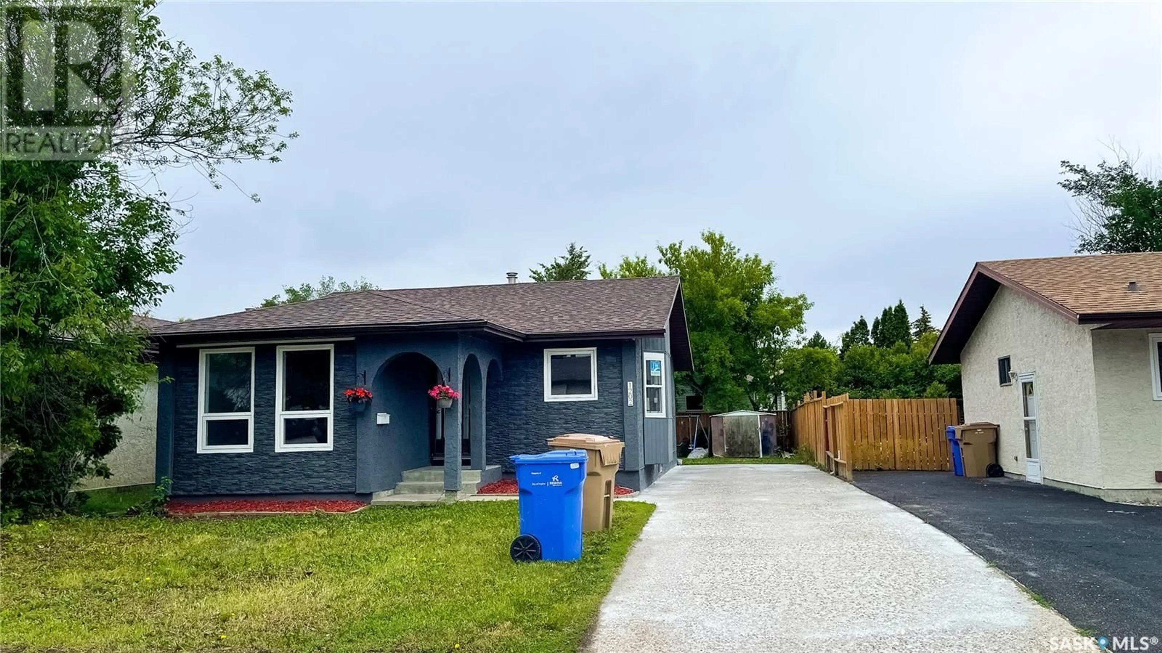 Frontside or backside of a home for 1202 Graham ROAD, Regina Saskatchewan S4N6A2