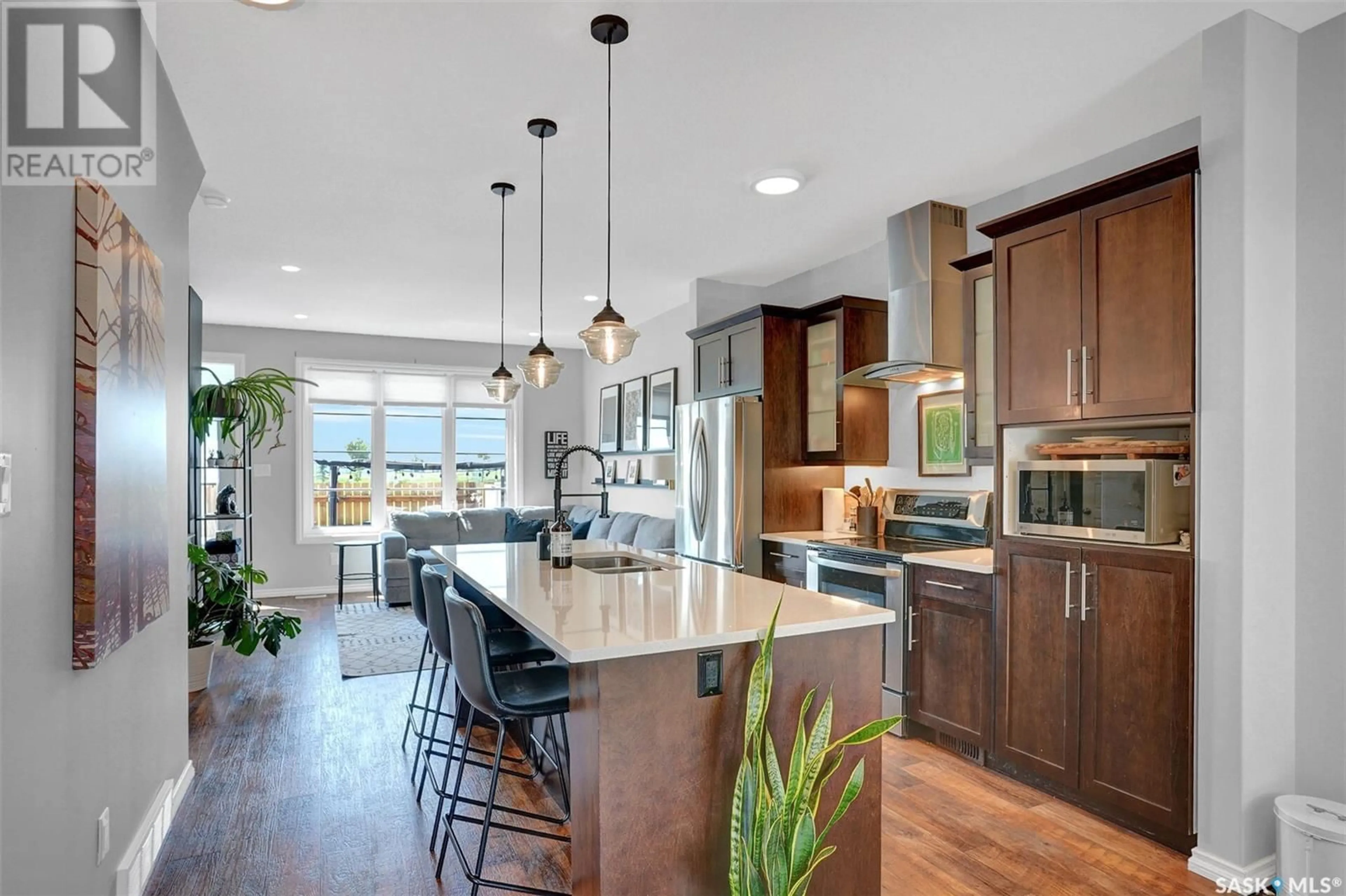 Contemporary kitchen for 136 3229 Elgaard DRIVE, Regina Saskatchewan S4X0L2