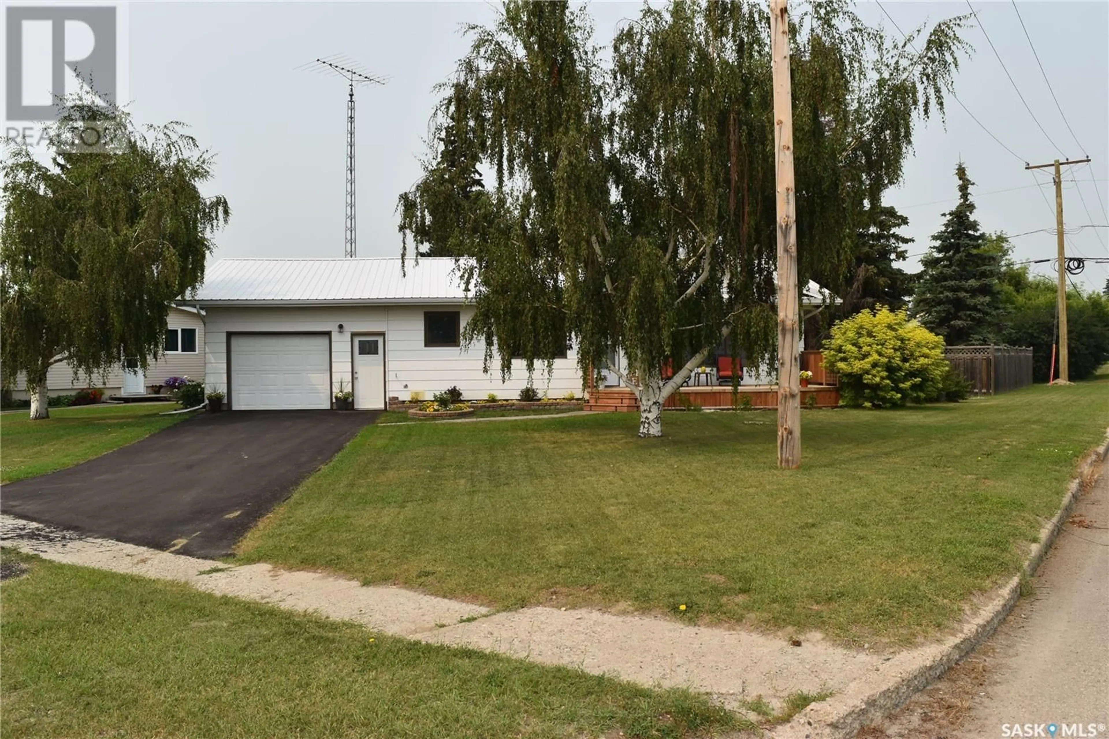 Frontside or backside of a home for 201 3rd AVENUE W, Nokomis Saskatchewan S0G3R0