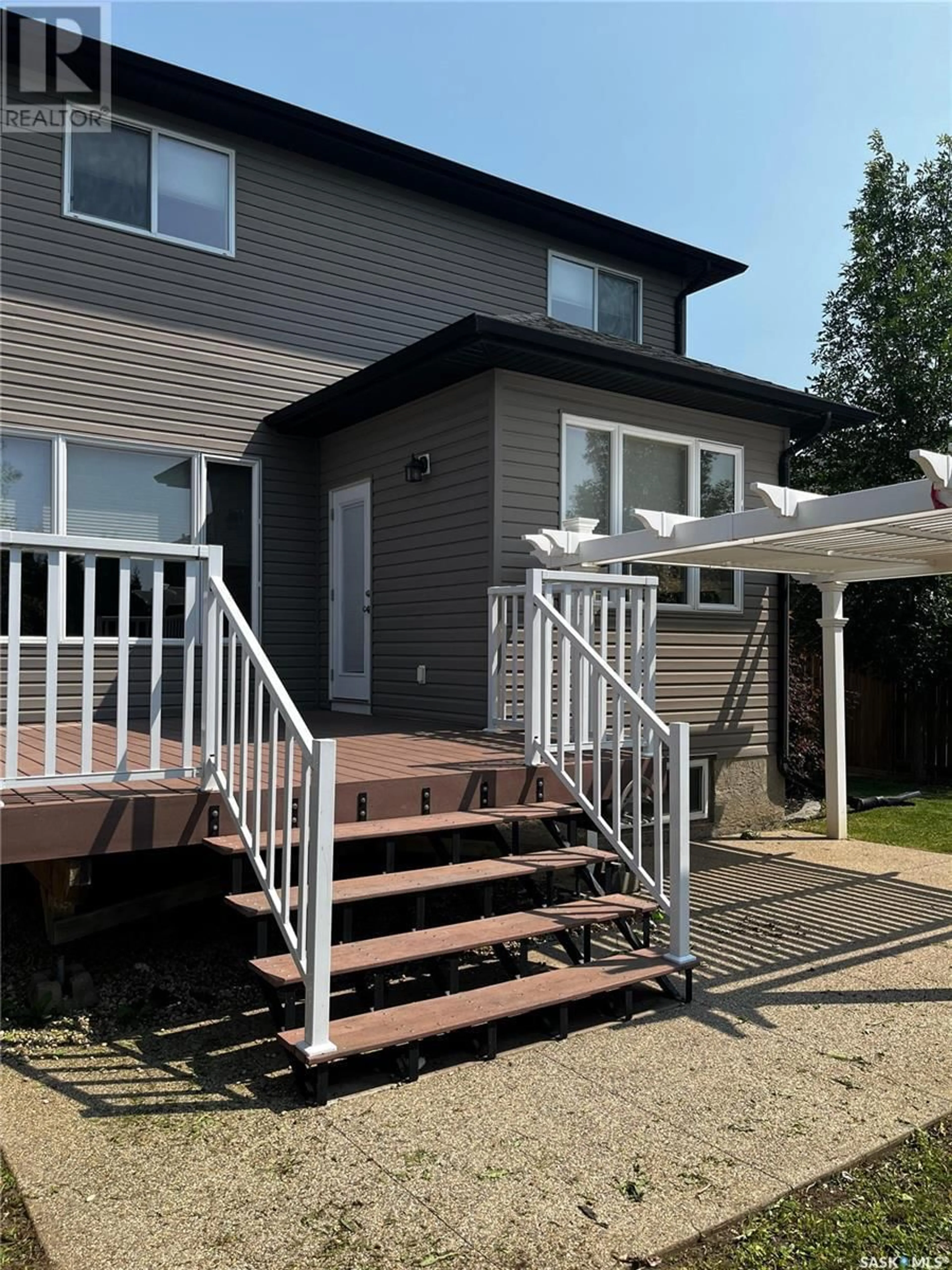 Home with vinyl exterior material for 314 Lucyk CRESCENT, Saskatoon Saskatchewan S7W0E8