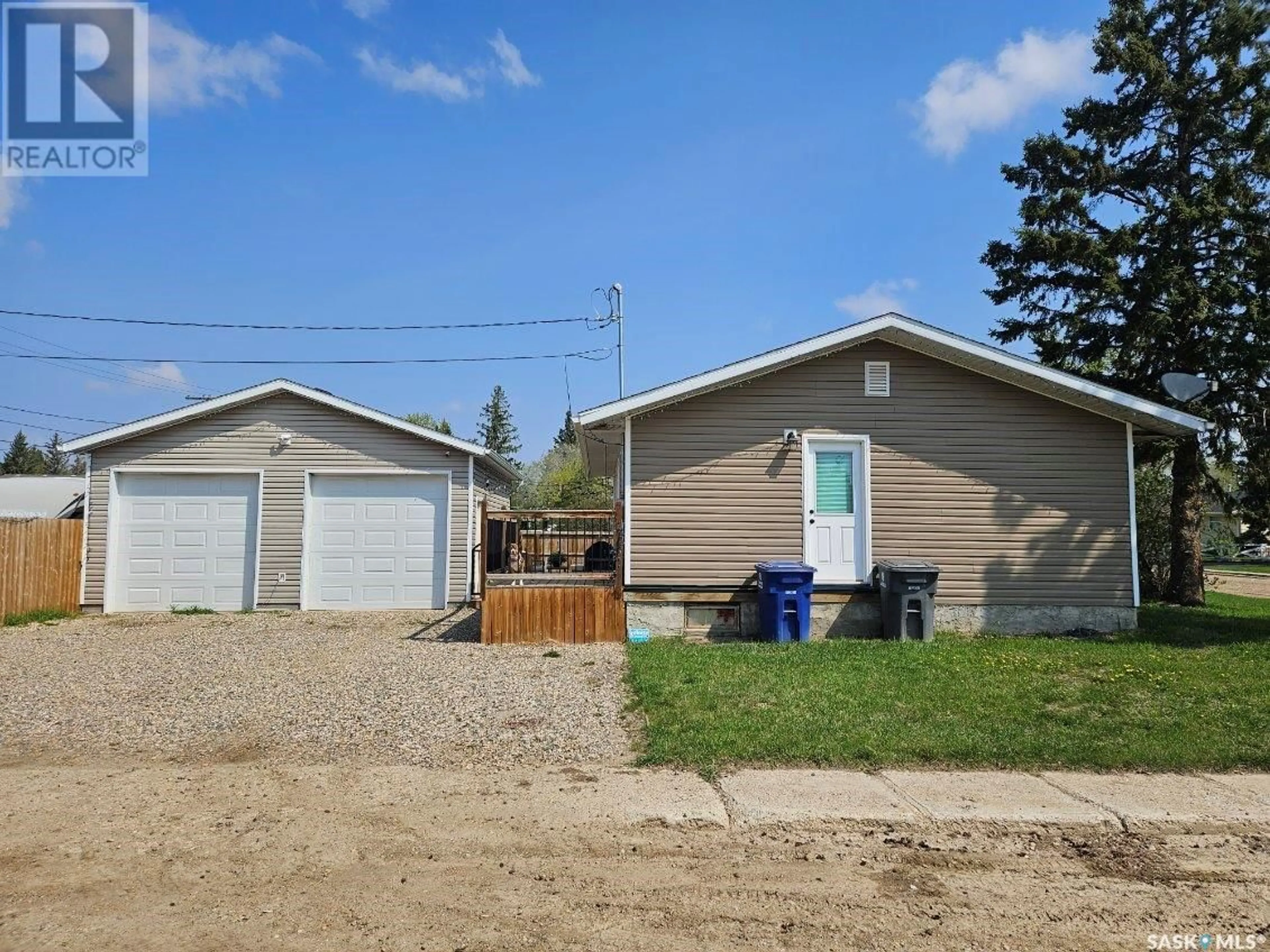 Frontside or backside of a home for 305 2nd STREET, Duck Lake Saskatchewan S0K1J0