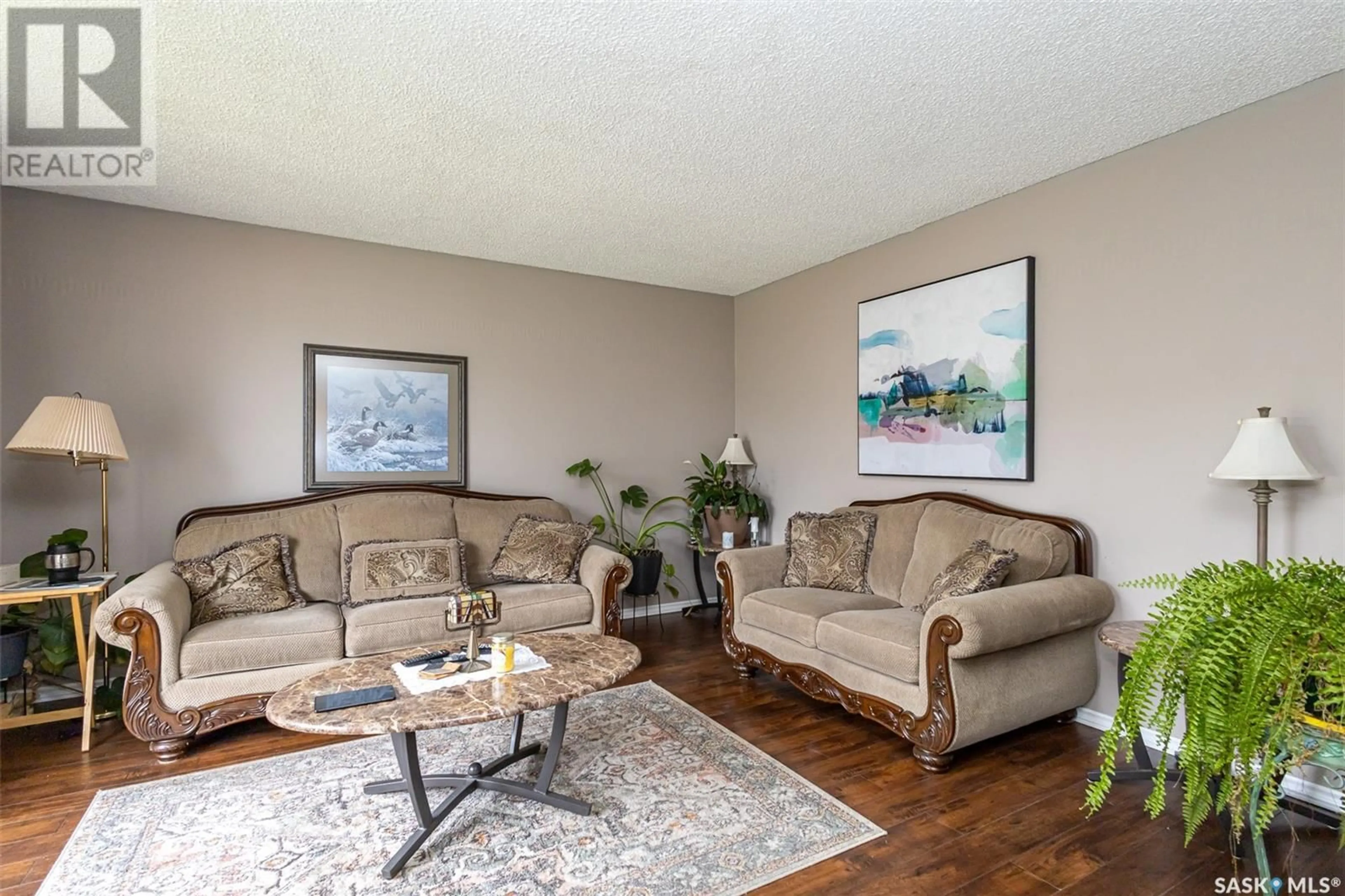 Living room for 546 Appleby PLACE, Saskatoon Saskatchewan S7M4B9