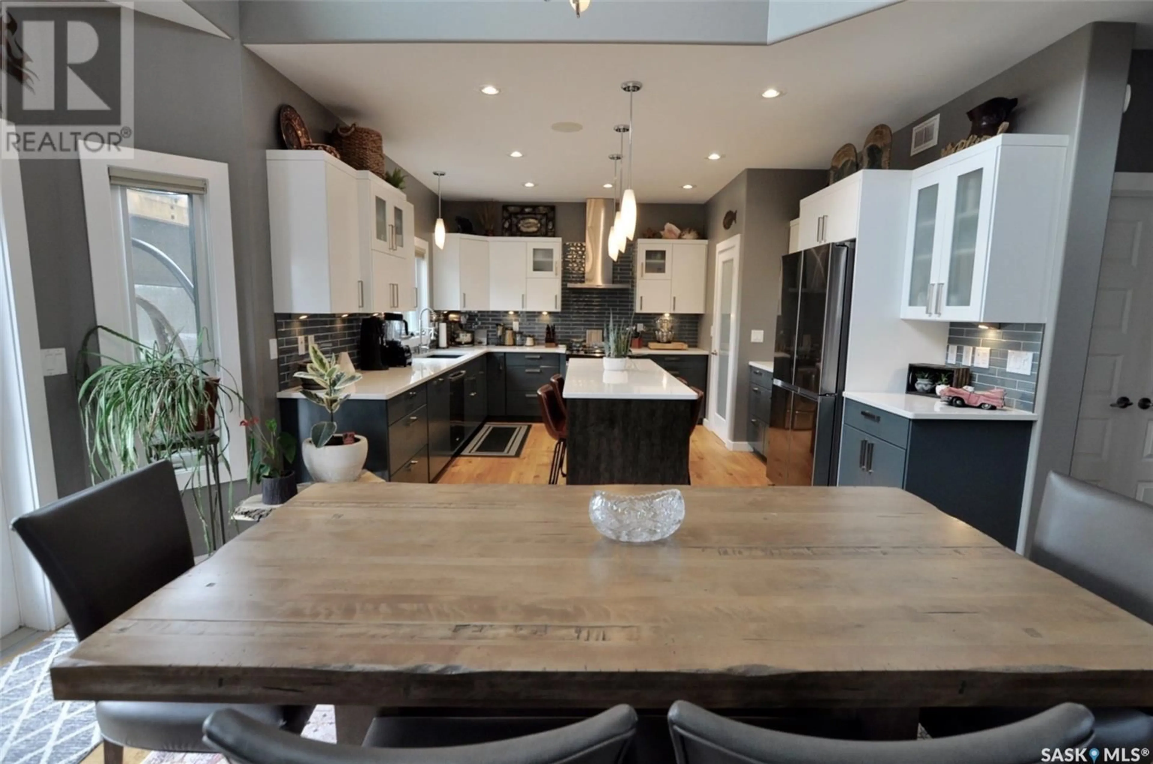 Contemporary kitchen for 228 Kinsmen CRESCENT, Martensville Saskatchewan S0K0A2