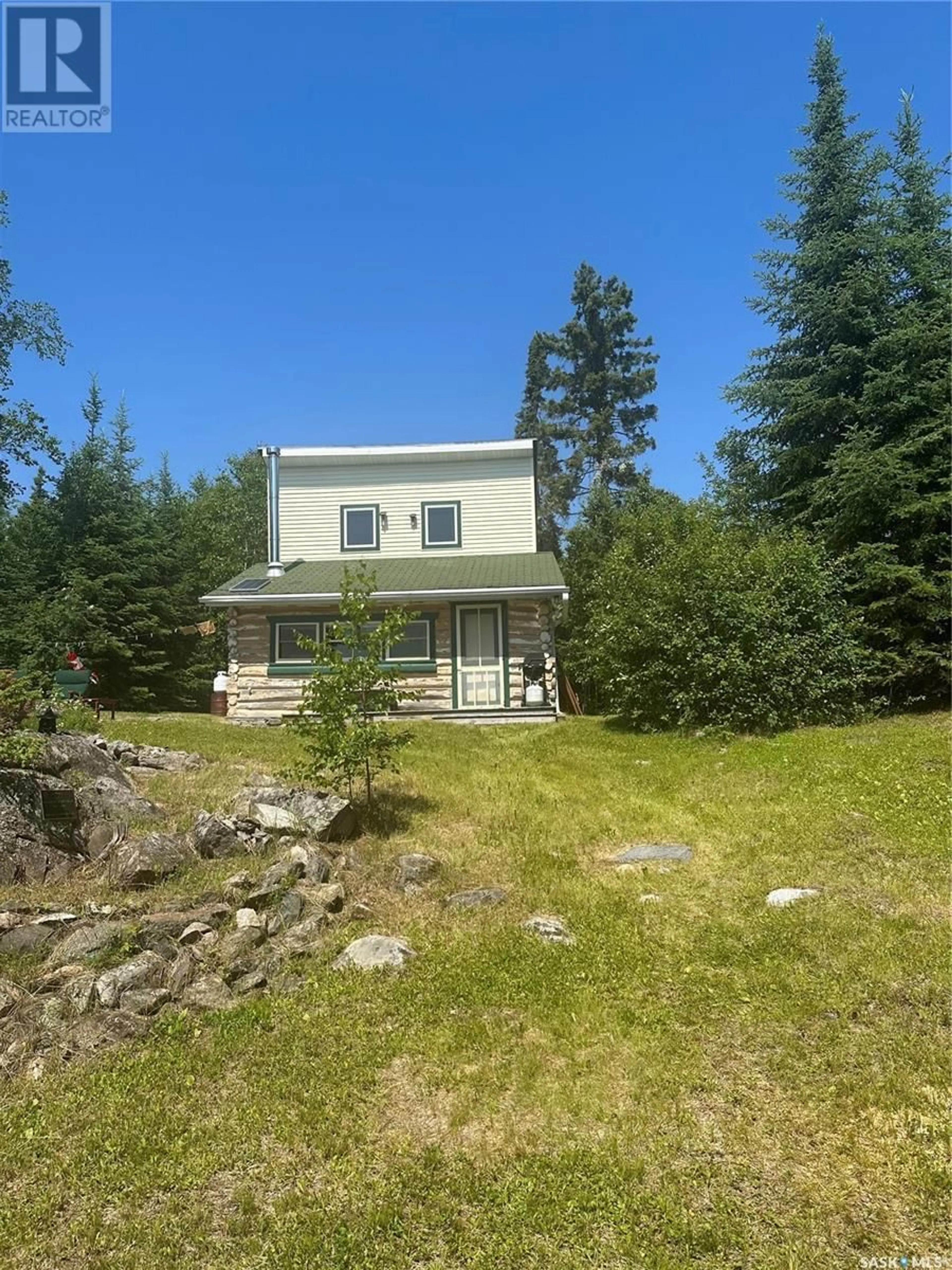 A pic from outside/outdoor area/front of a property/back of a property/a pic from drone, unknown for MOYSEY ISLAND, Lac La Ronge Provincial Park Saskatchewan S0J1L0