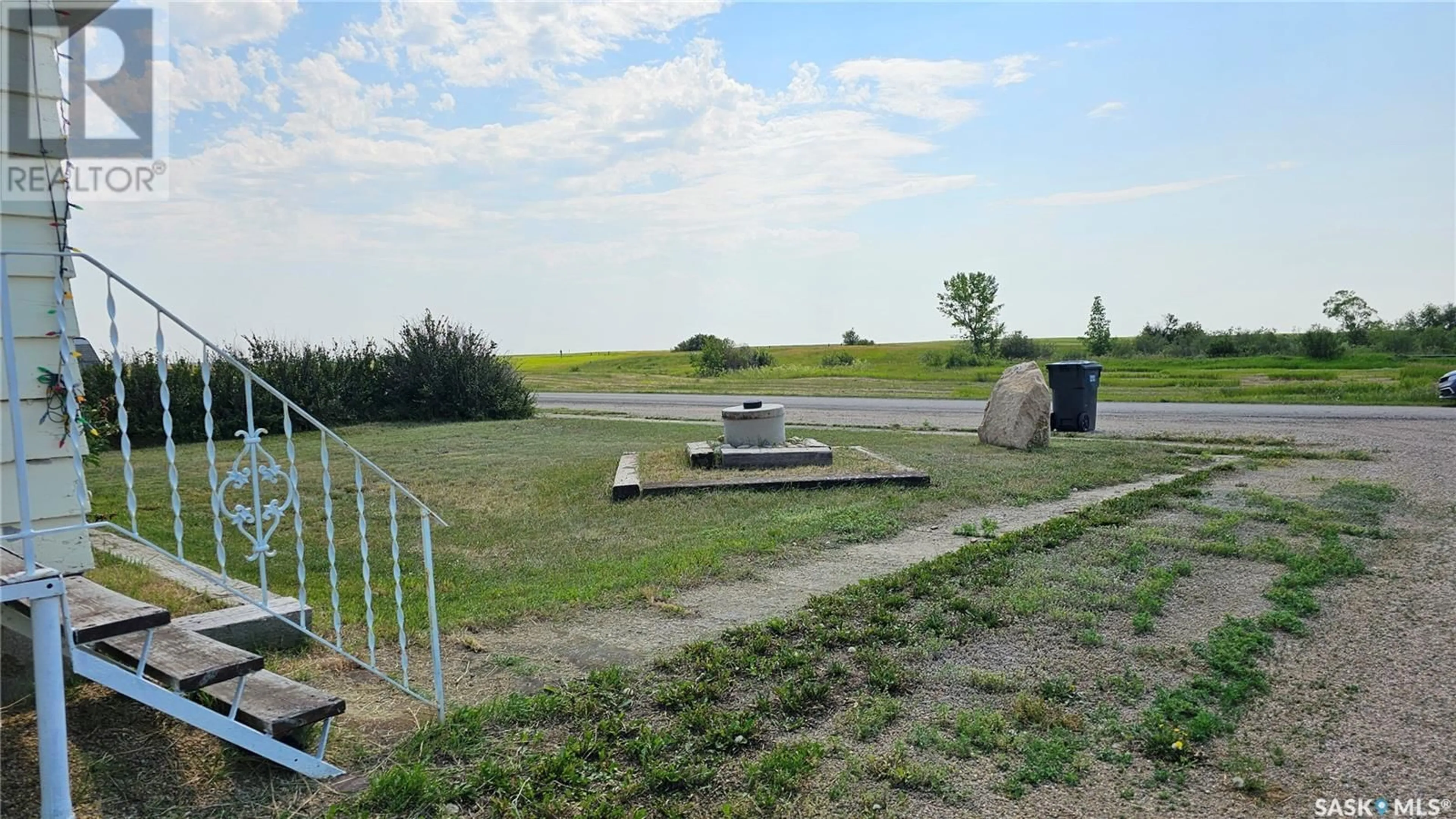 Fenced yard for 30 Railway AVENUE, Success Saskatchewan S0N2R0