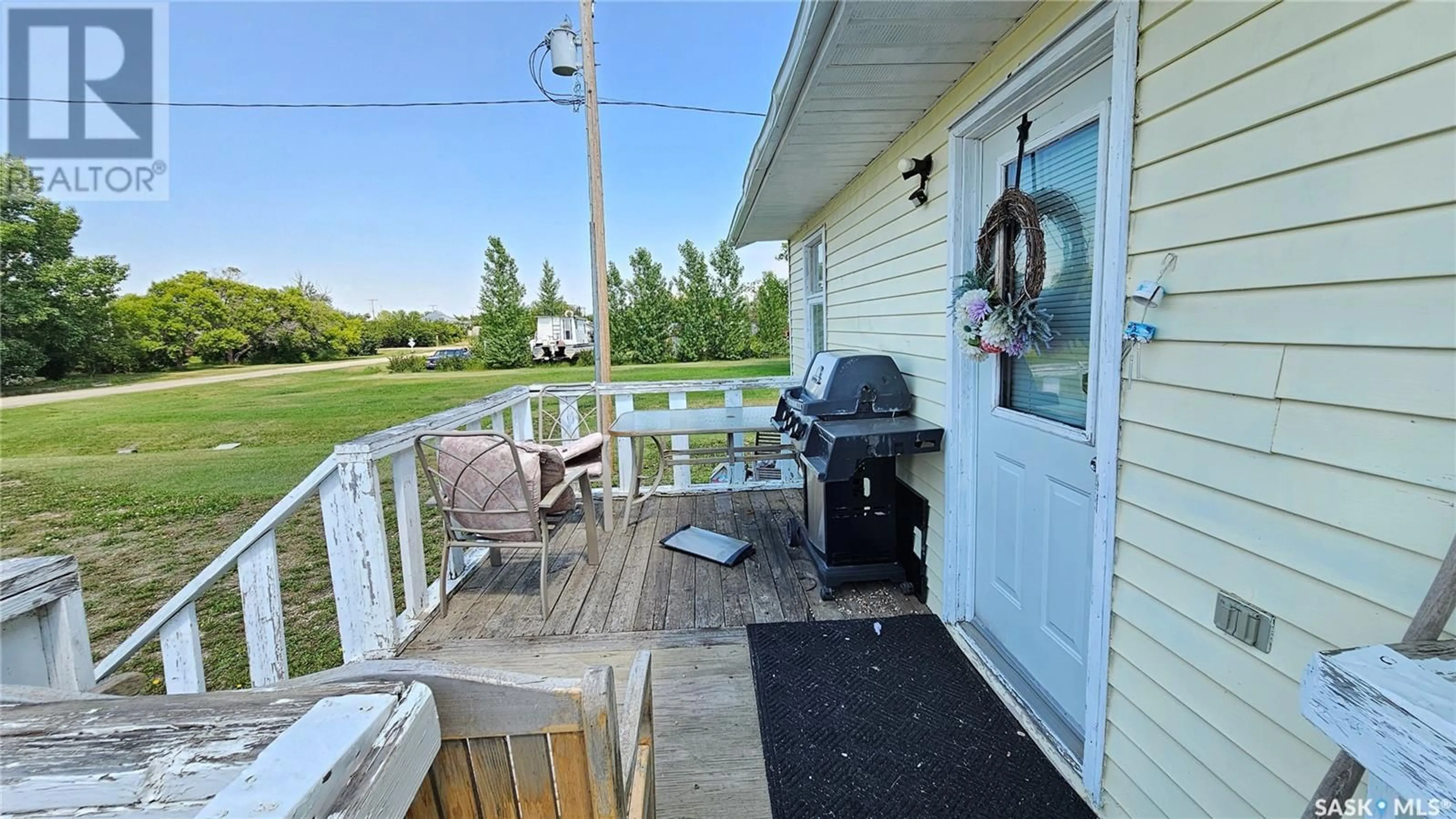 Patio, cottage for 30 Railway AVENUE, Success Saskatchewan S0N2R0