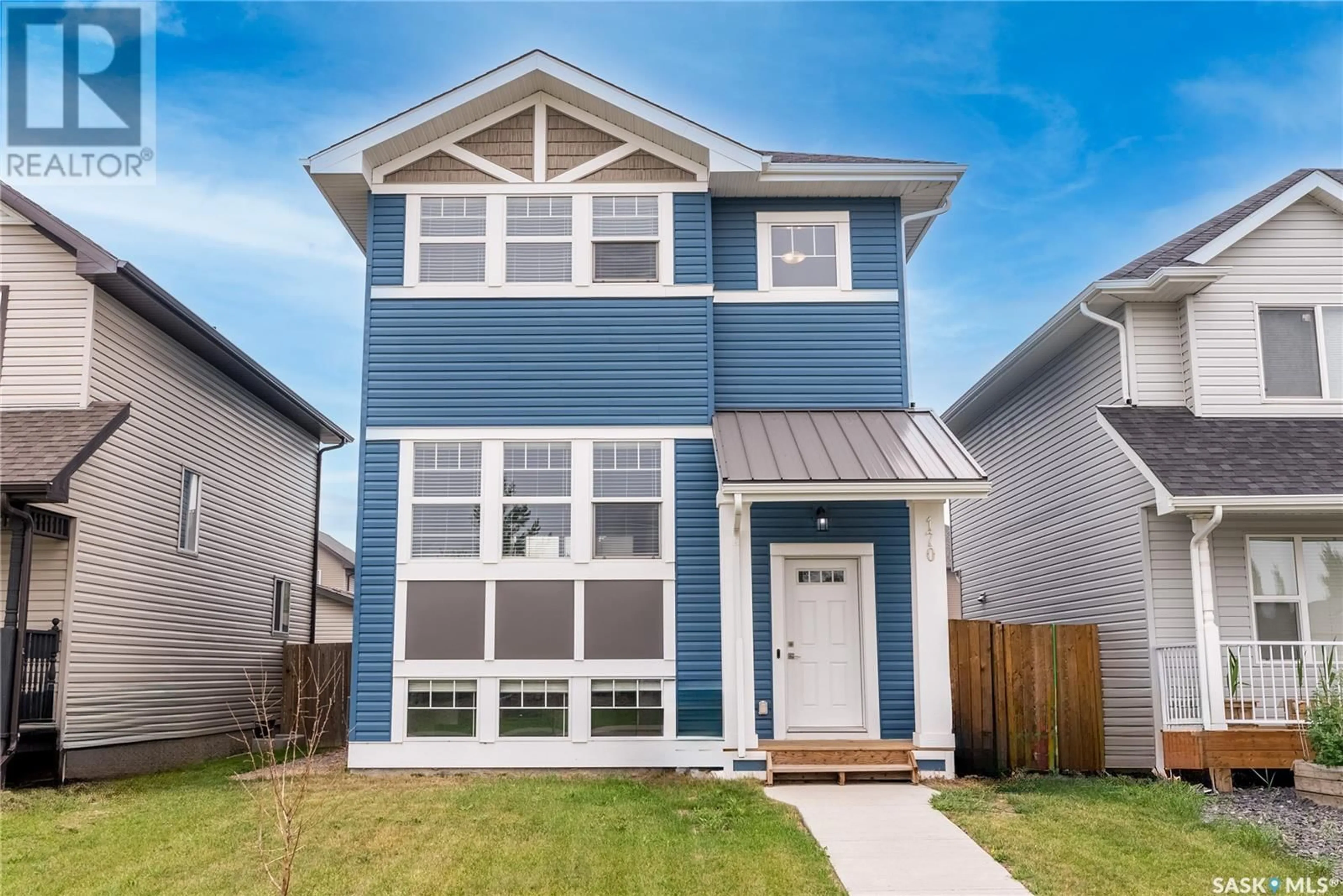 Home with vinyl exterior material for 170 East Hampton BOULEVARD, Saskatoon Saskatchewan S7R0A7