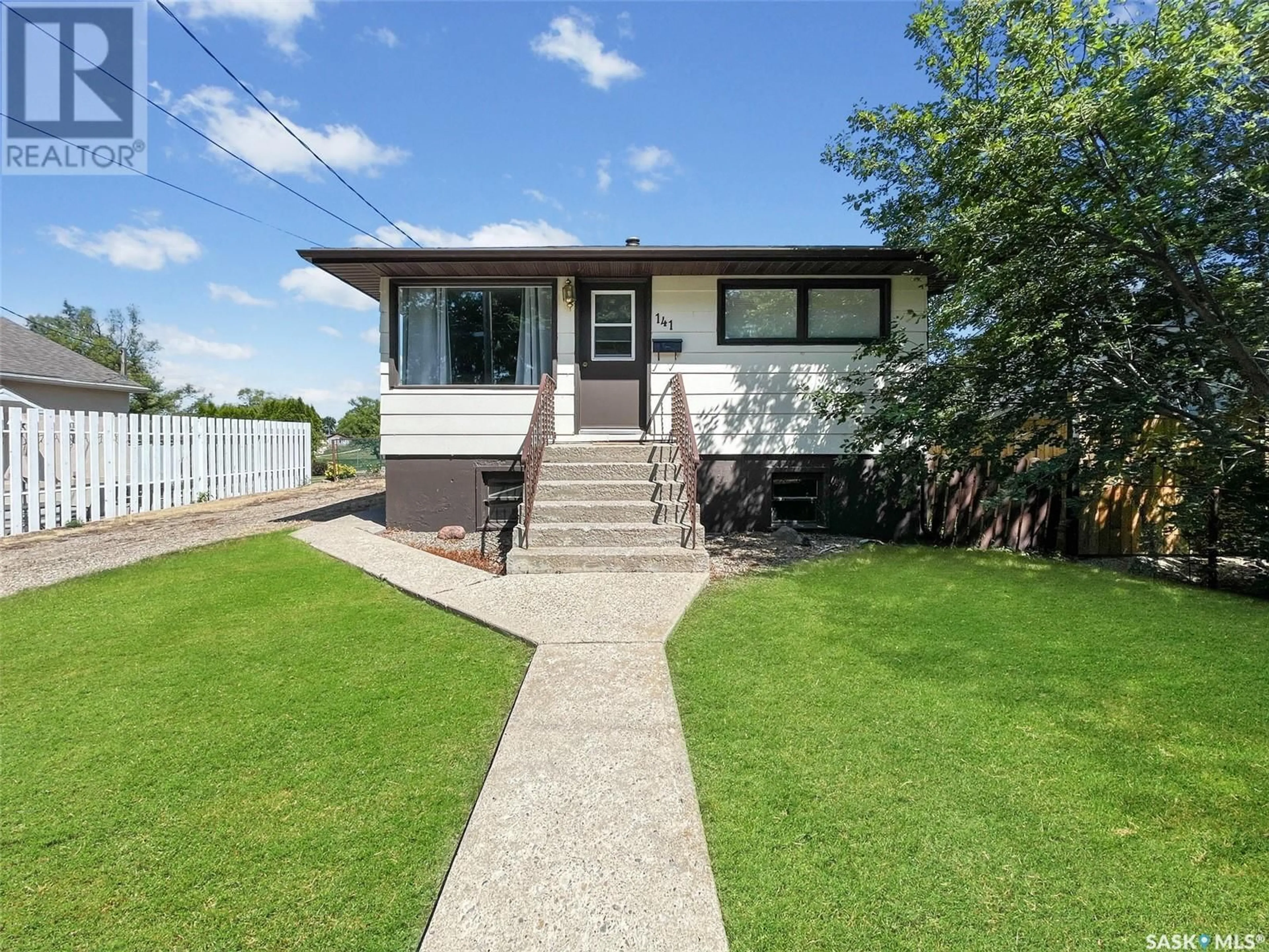 Frontside or backside of a home for 141 11th AVENUE SE, Swift Current Saskatchewan S9H3R6