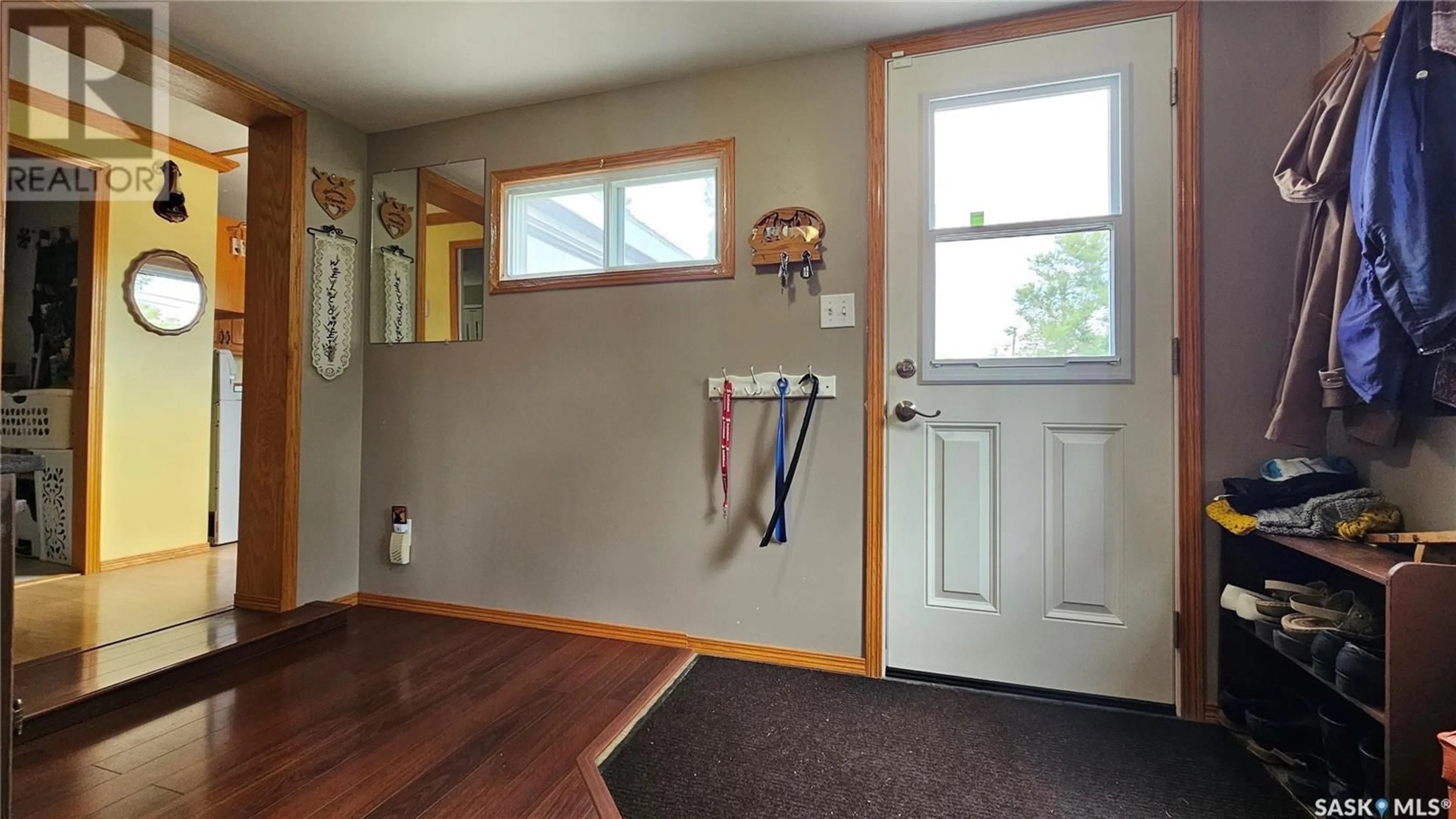 Indoor entryway for G1 291 Jackson DRIVE, Swift Current Saskatchewan S9H4M8