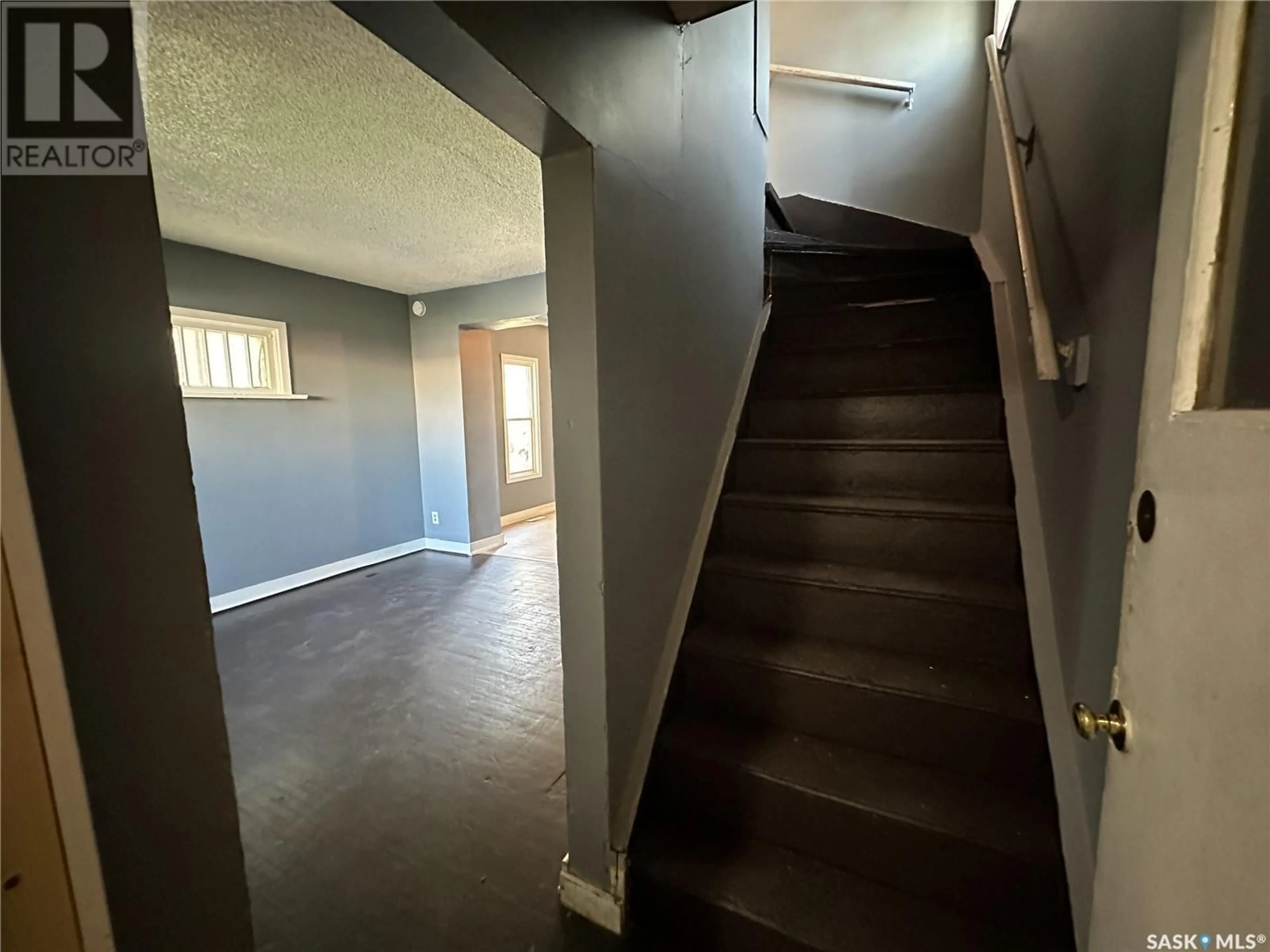 Indoor foyer, unknown floor for 1324 ANGUS STREET, Regina Saskatchewan S4T1Y8