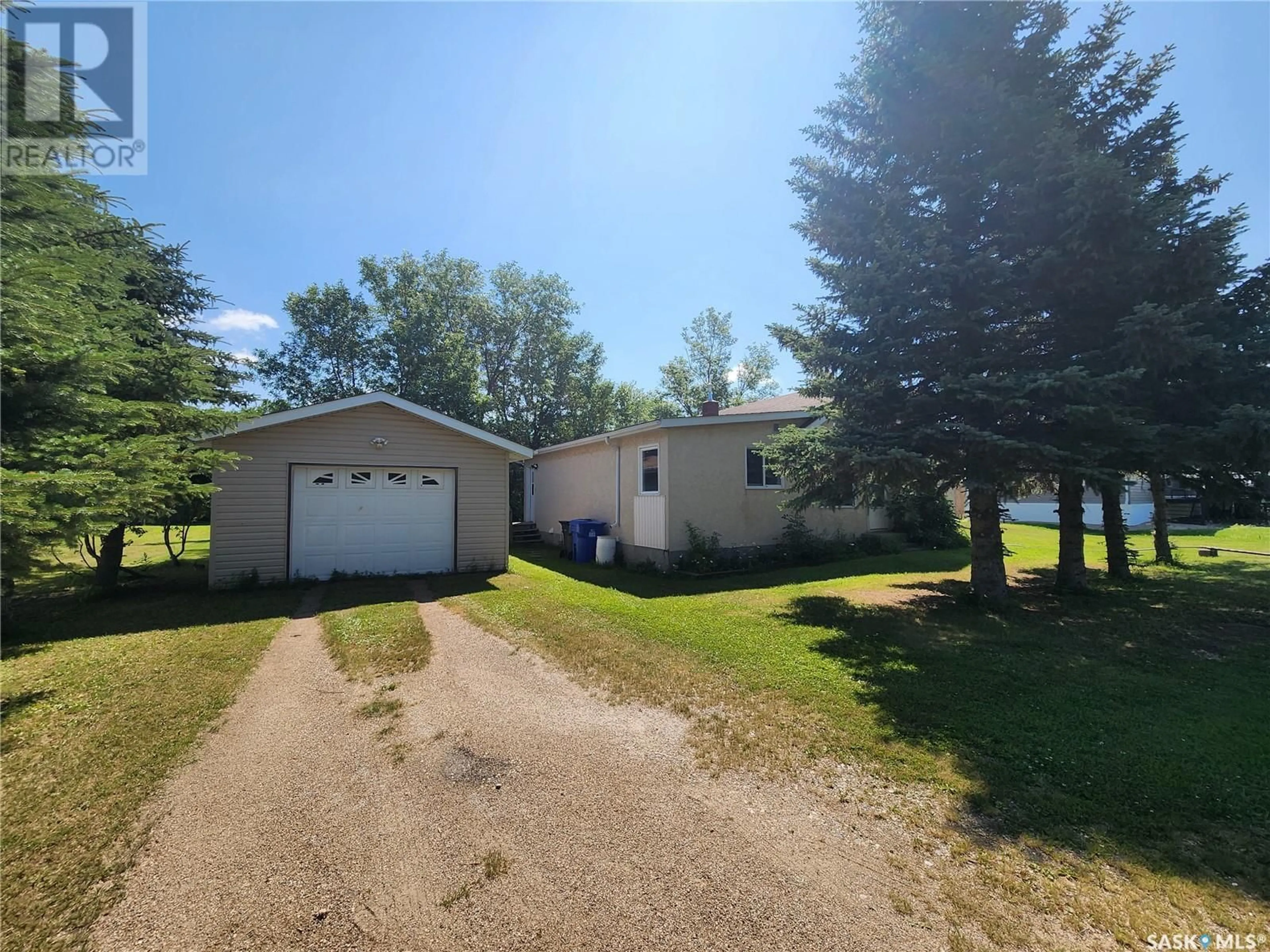 Frontside or backside of a home for 101 Belfast STREET, North Portal Saskatchewan S0C1W0