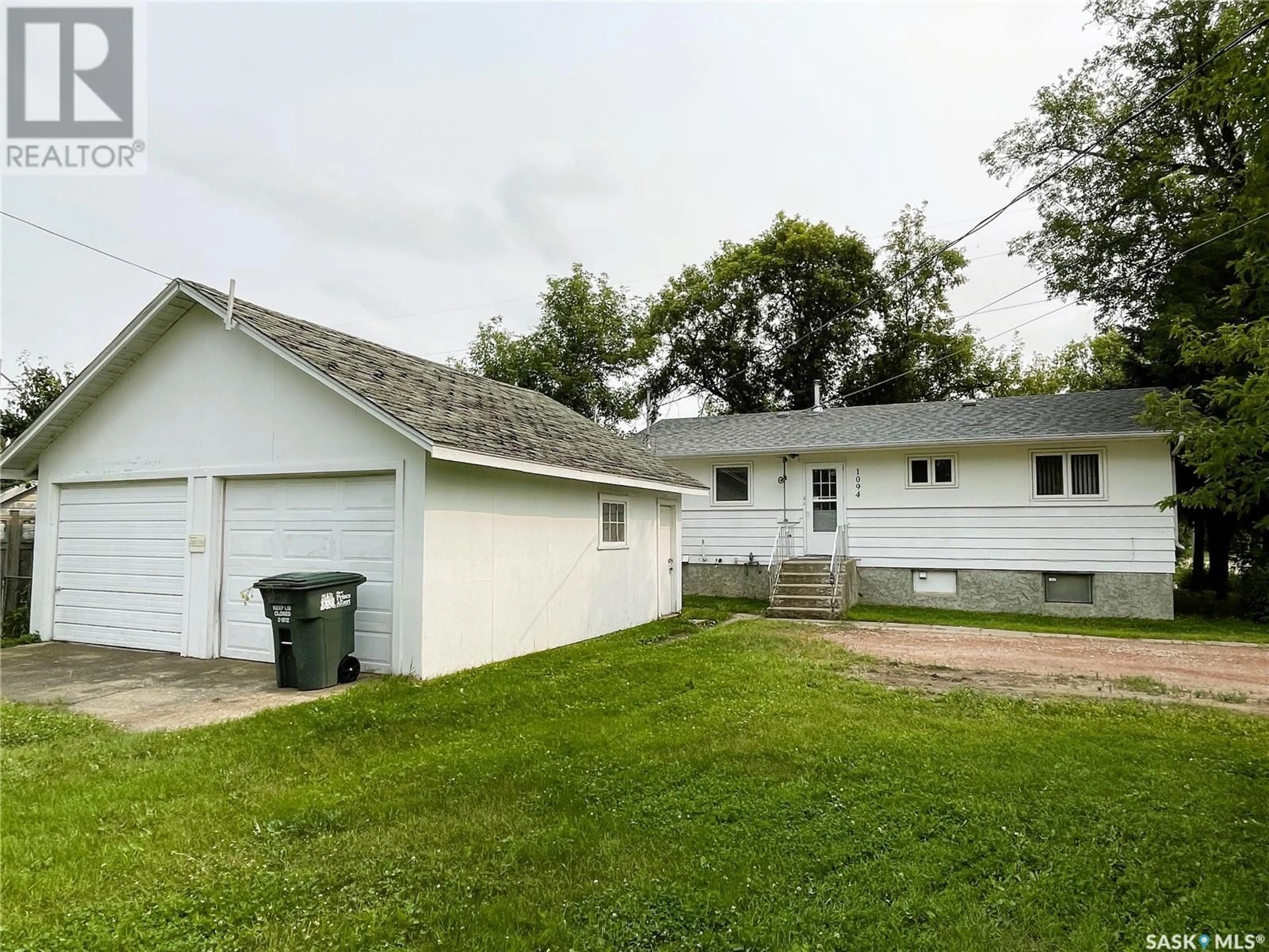 Frontside or backside of a home for 1094 12th STREET W, Prince Albert Saskatchewan S6V3B1