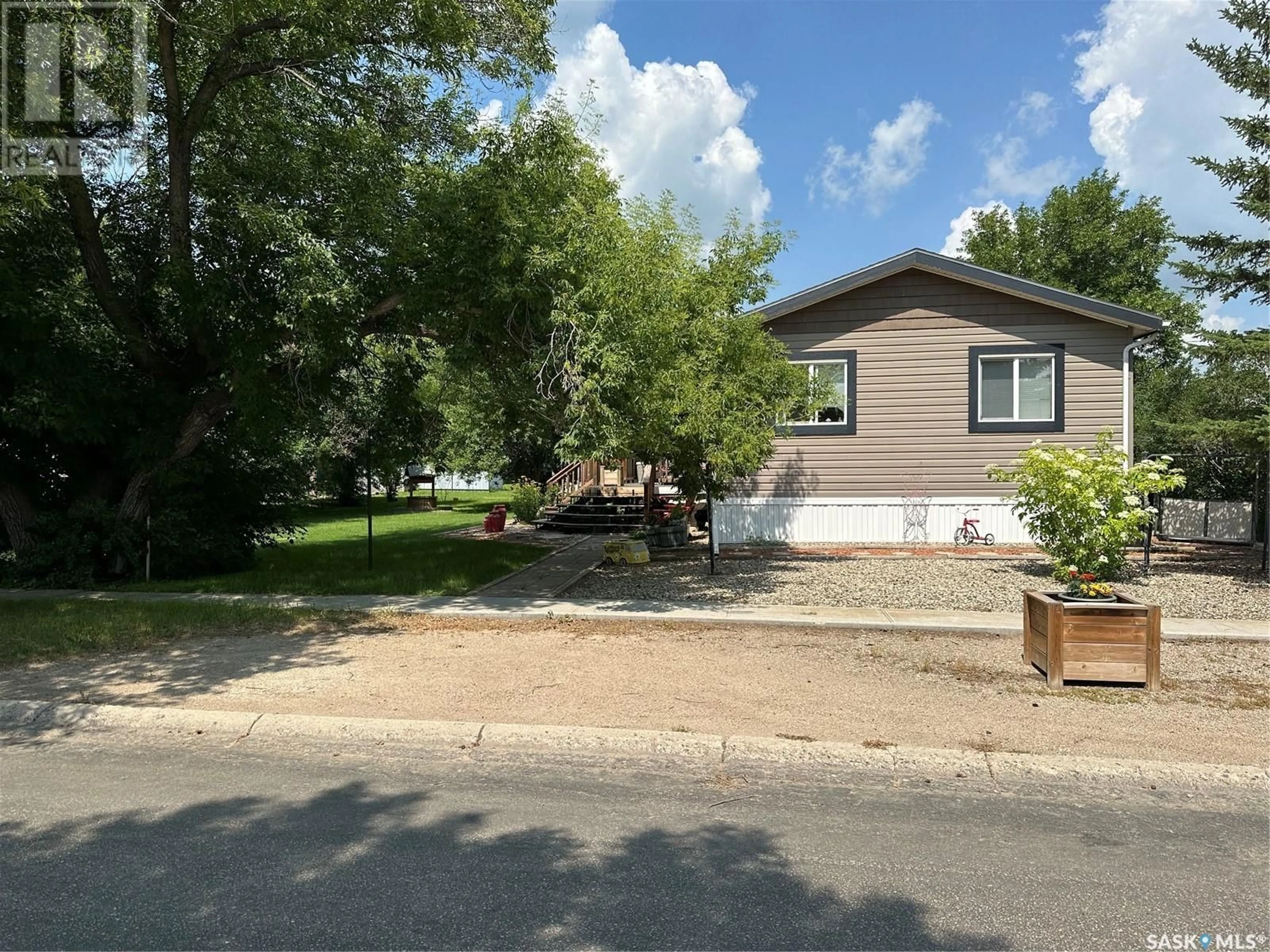 Frontside or backside of a home for 520 Assiniboia AVENUE, Southey Saskatchewan S0G4P0