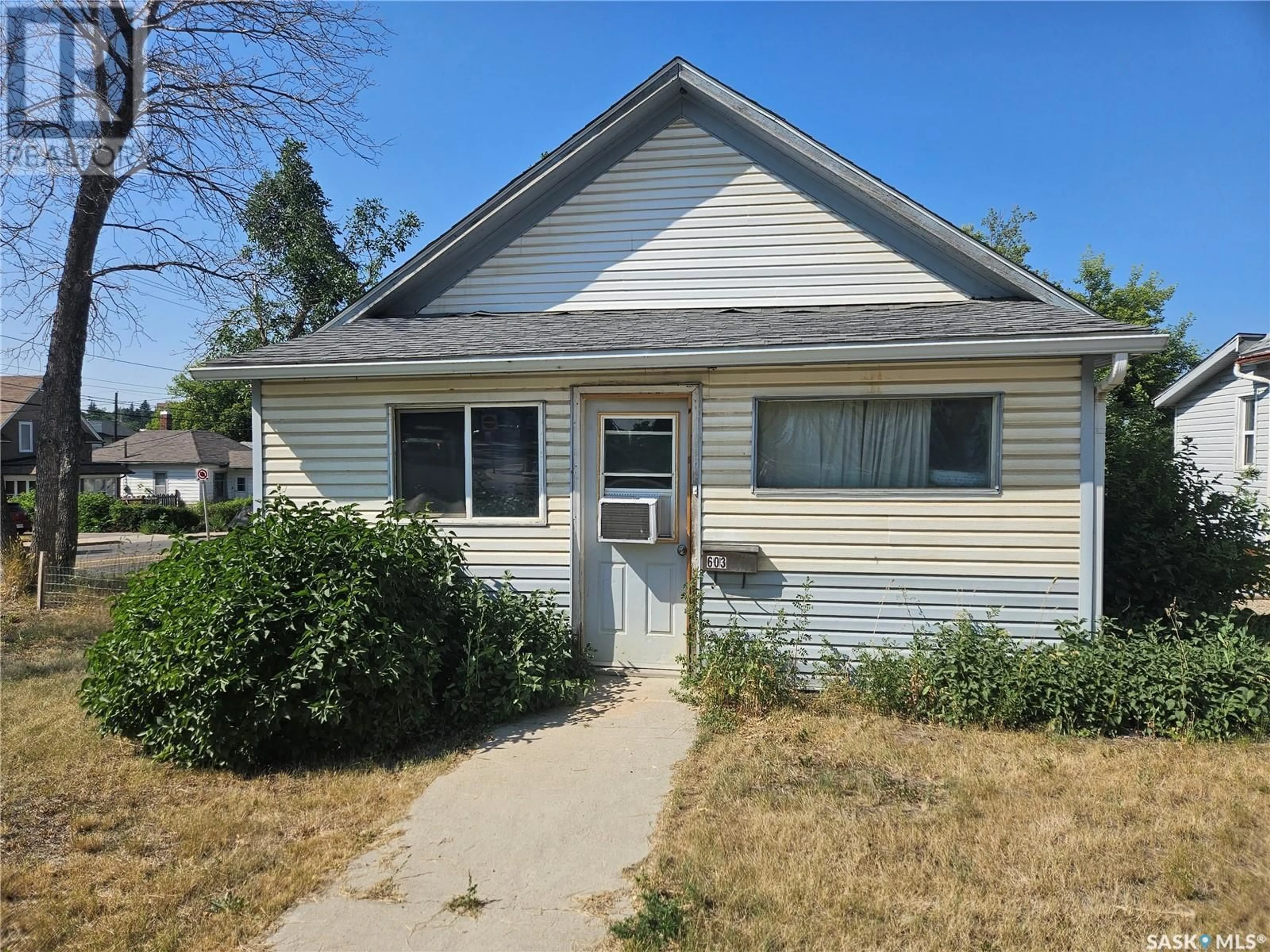 Frontside or backside of a home for 603 Chaplin STREET E, Swift Current Saskatchewan S9H1S4