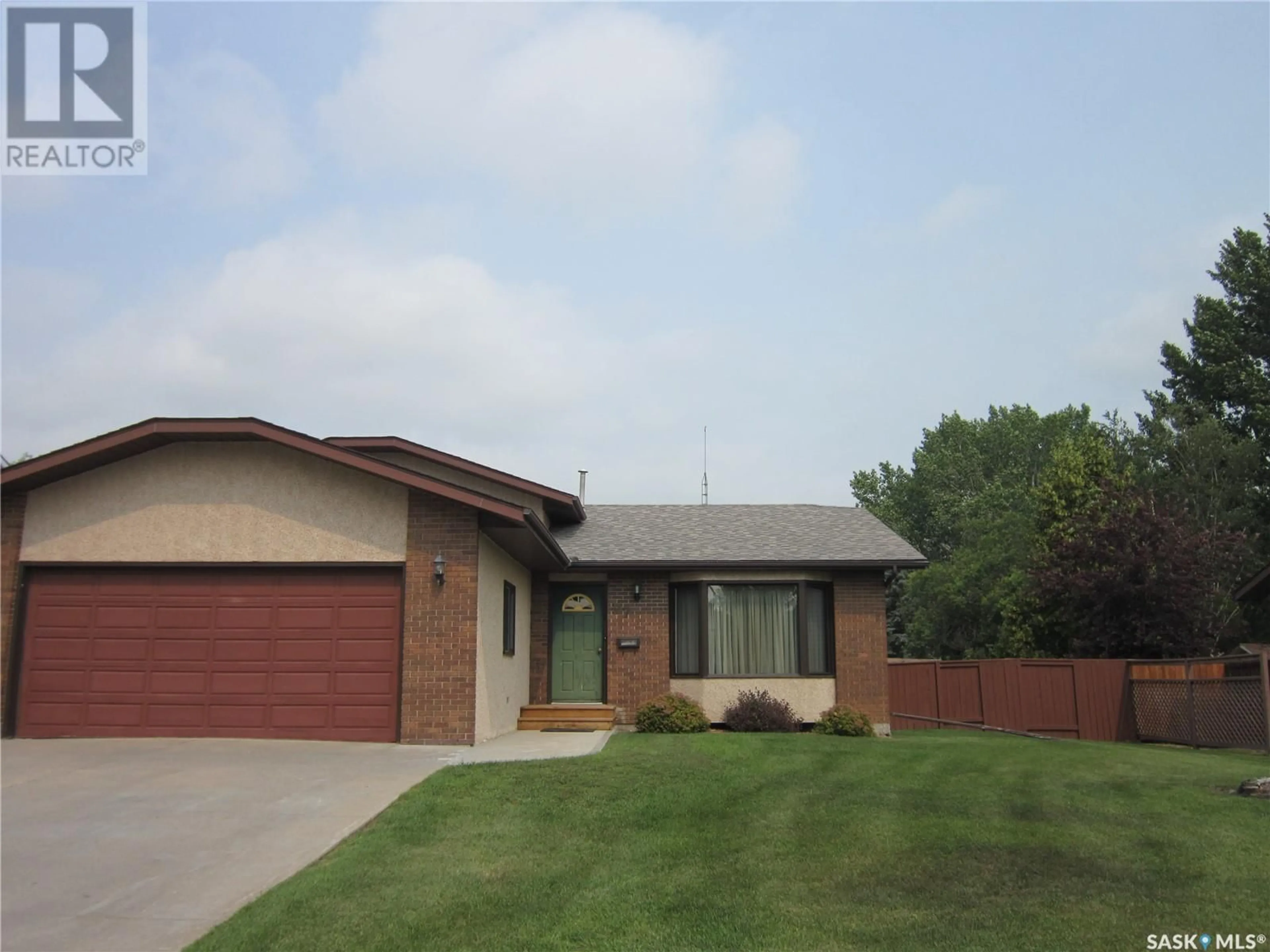 Frontside or backside of a home for 27 Groat DRIVE, Melfort Saskatchewan S0E1A0